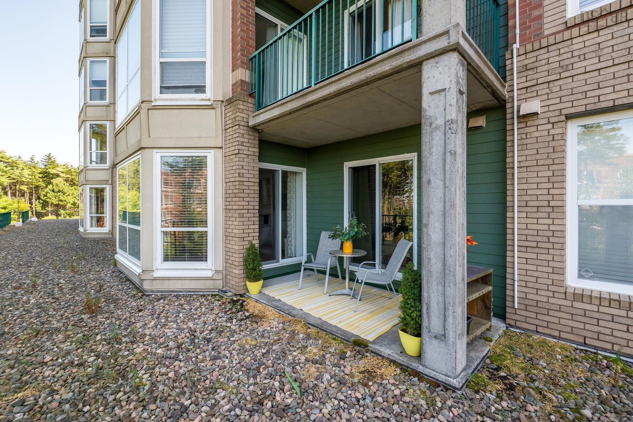 $485,900.00: 106 - 78 Regency Park Drive, Clayton Park