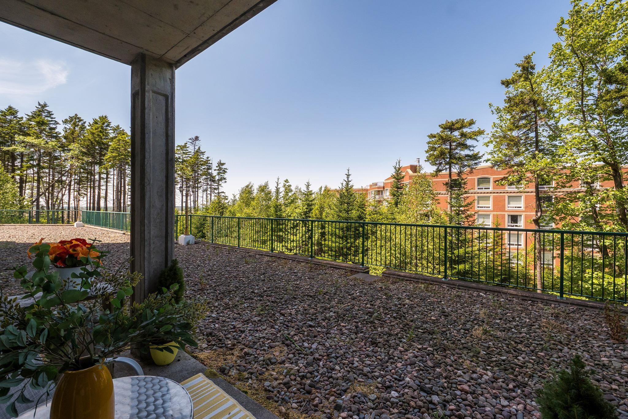 $485,900.00: 106 - 78 Regency Park Drive, Clayton Park