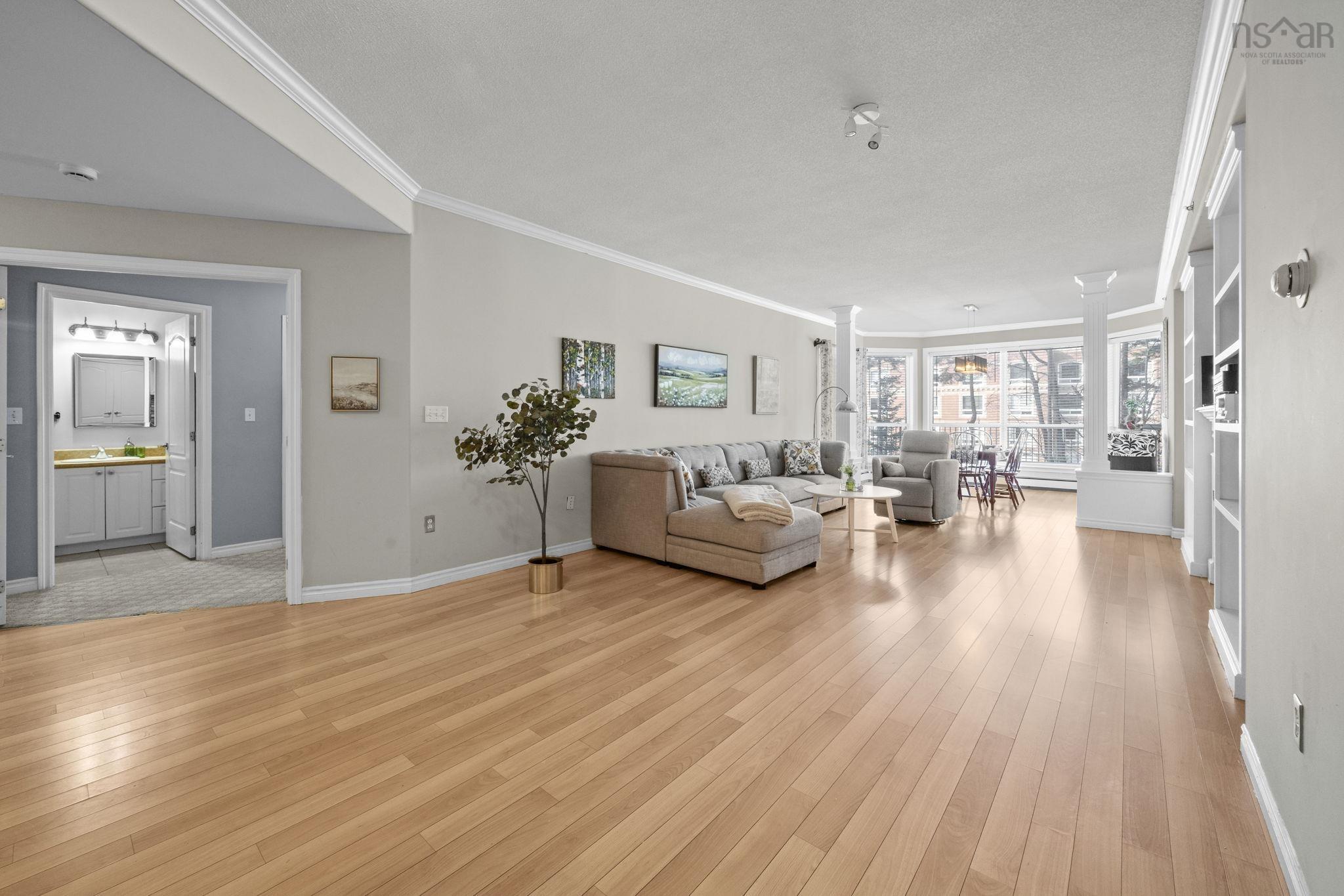 $485,900.00: 106 - 78 Regency Park Drive, Clayton Park