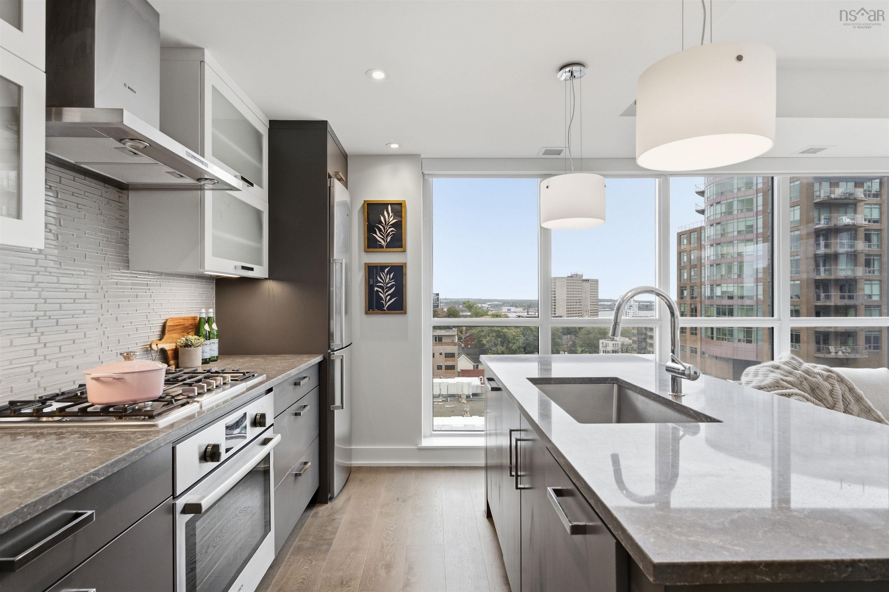 $879,900.00: 801 1585 South Park Street, Halifax