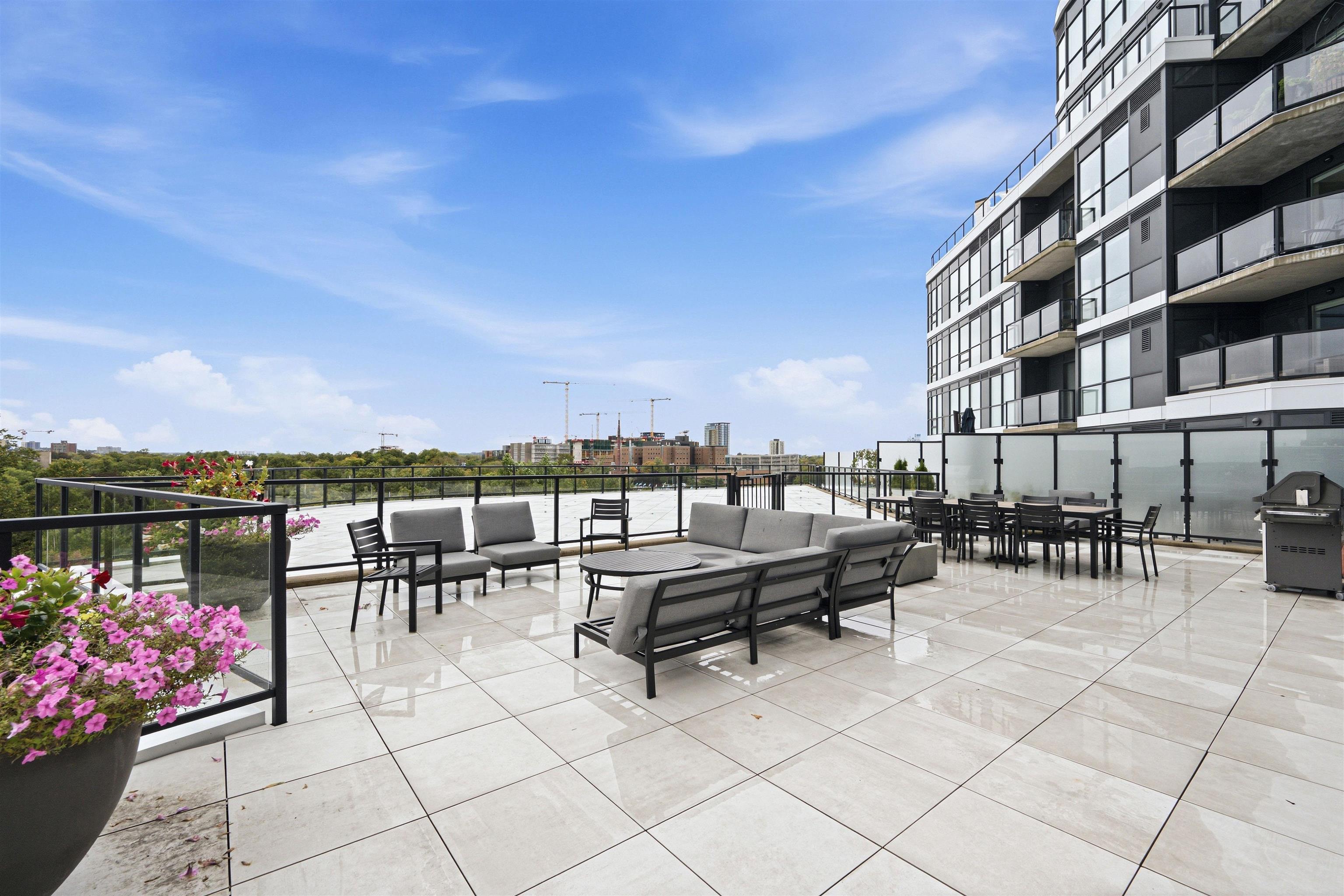 $879,900.00: 801 1585 South Park Street, Halifax
