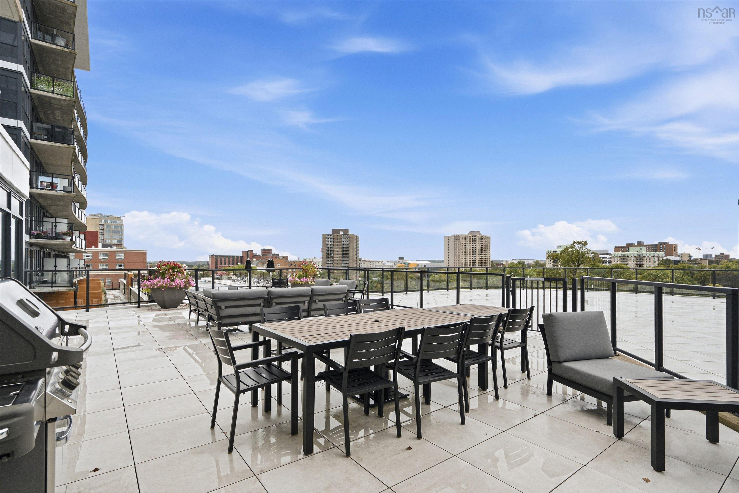 $879,900.00: 801 1585 South Park Street, Halifax