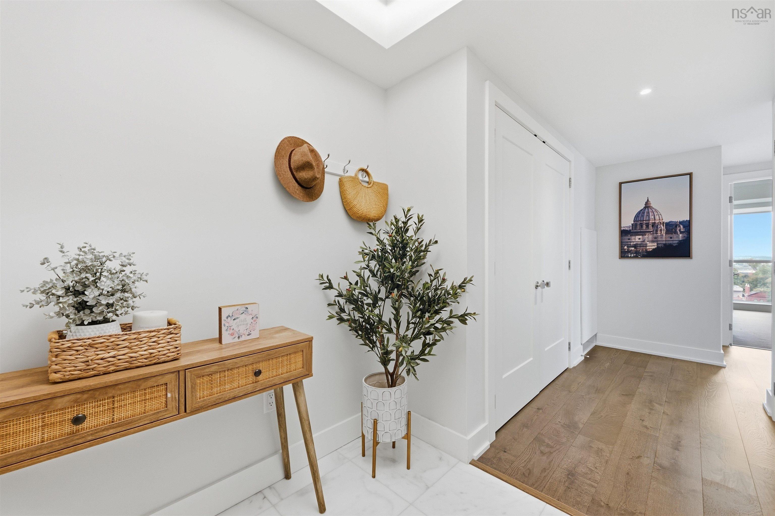 $879,900.00: 801 1585 South Park Street, Halifax