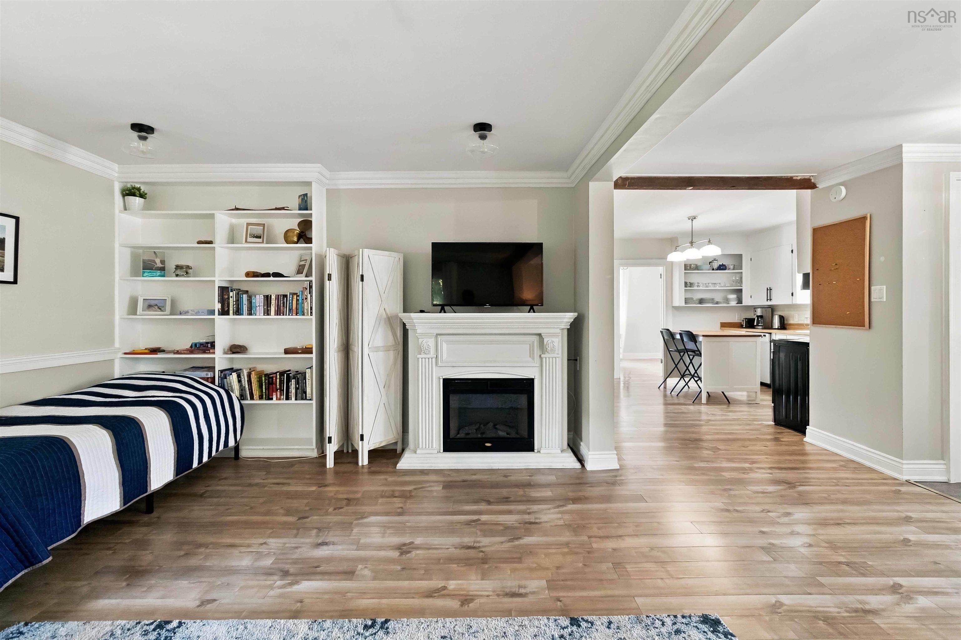 $525,000.00: 12063 Peggy