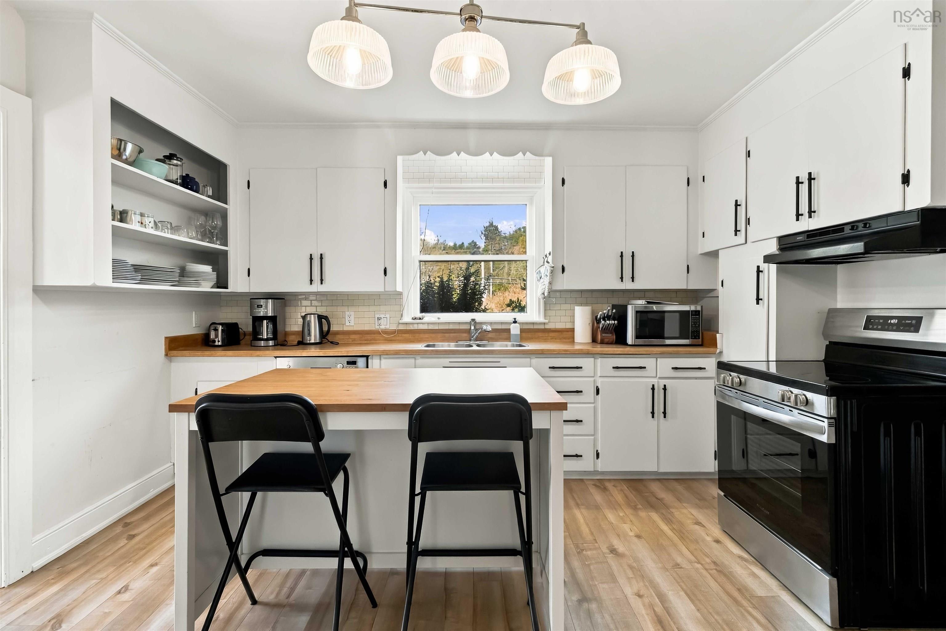 $525,000.00: 12063 Peggy
