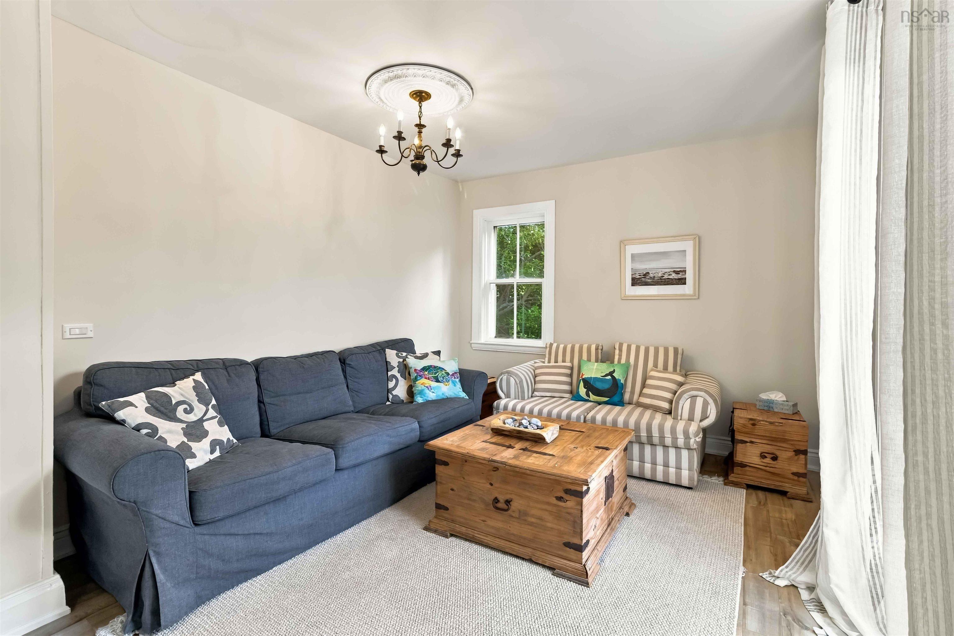 $525,000.00: 12063 Peggy