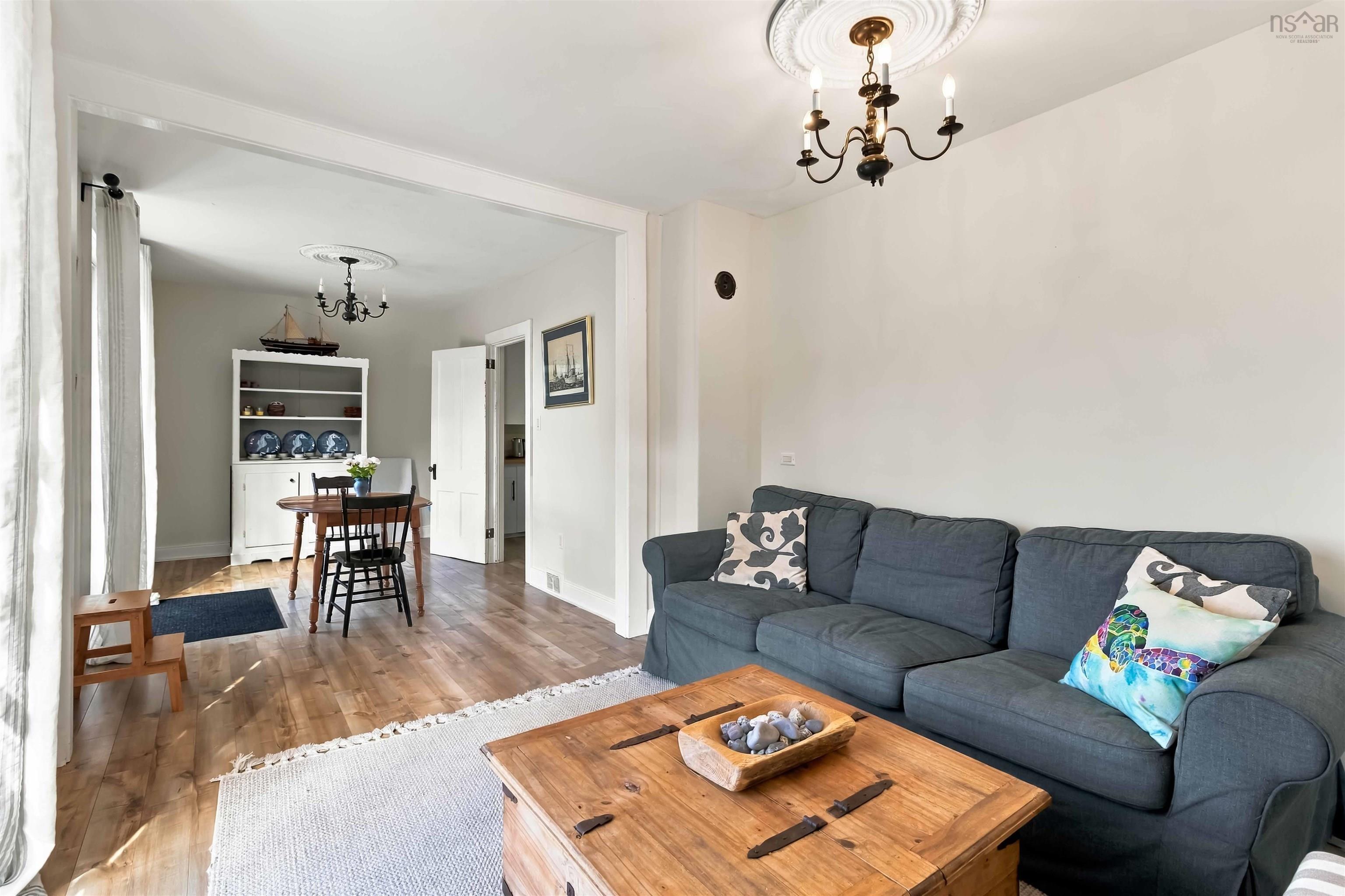 $525,000.00: 12063 Peggy