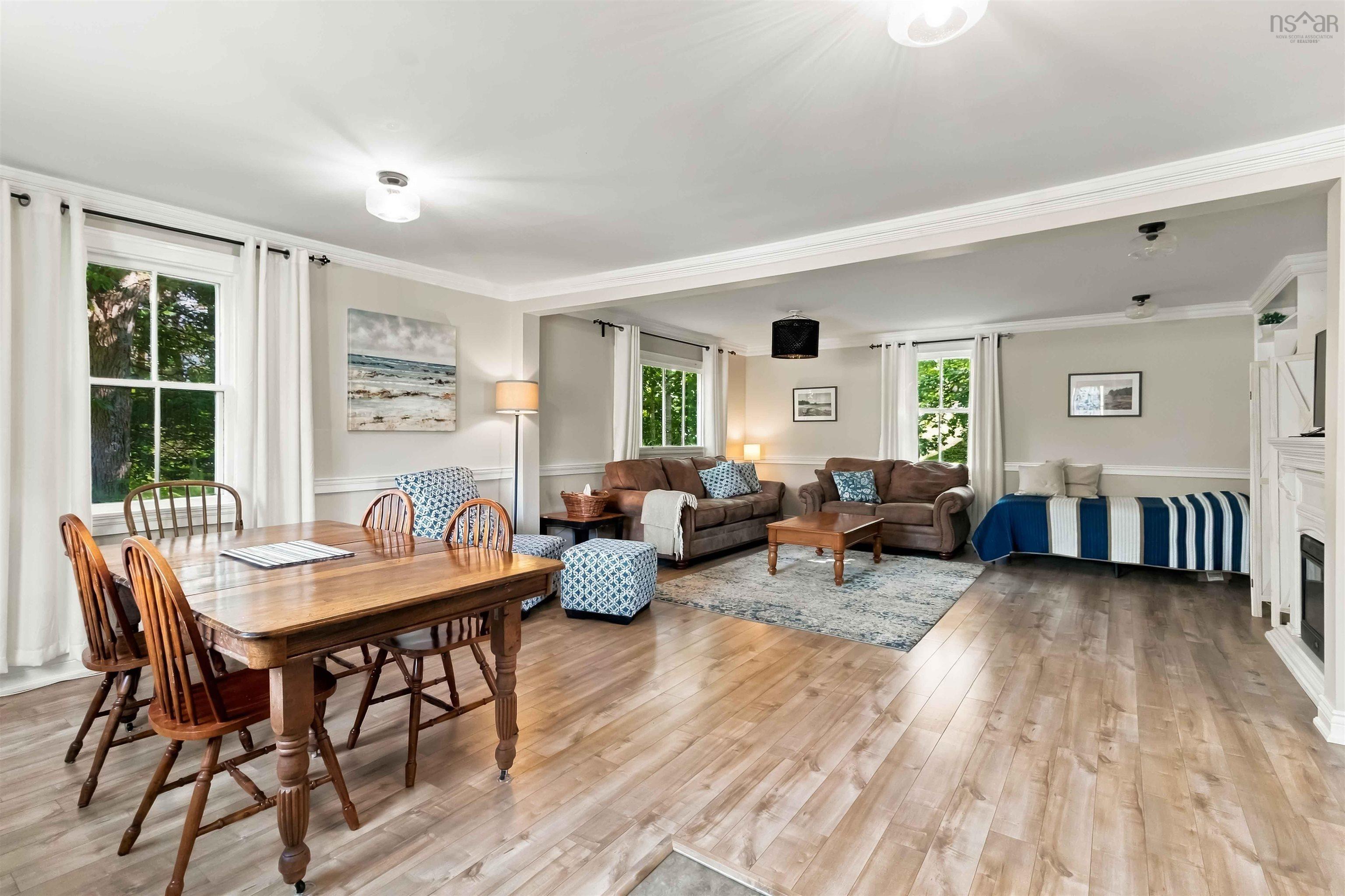 $525,000.00: 12063 Peggy