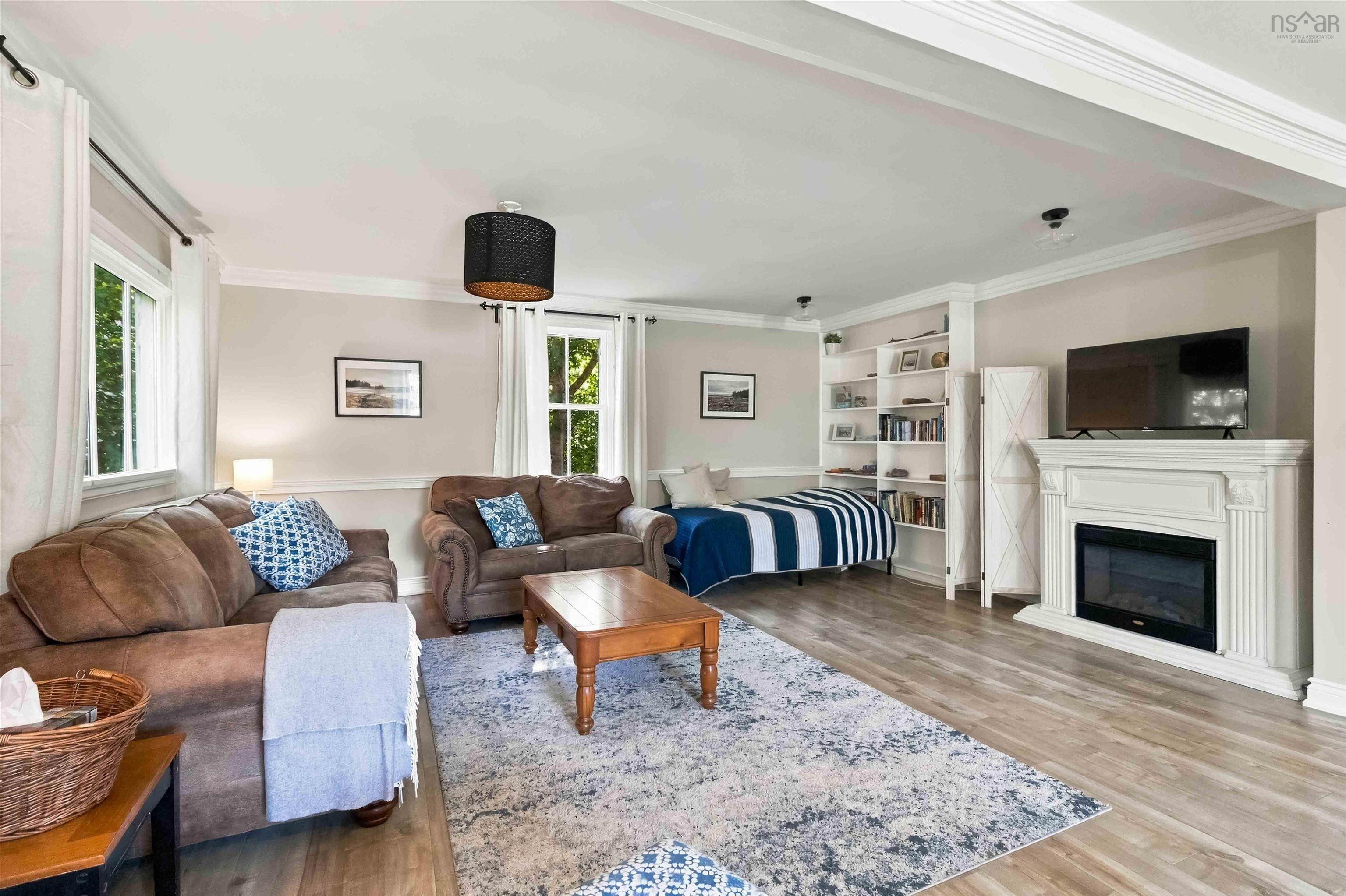 $525,000.00: 12063 Peggy