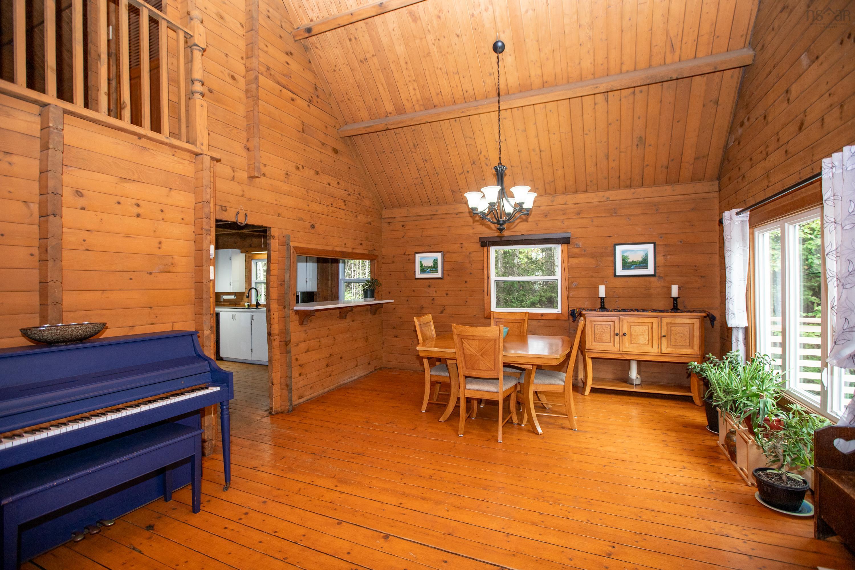 $529,900.00: 164 Myra Road, Porters Lake