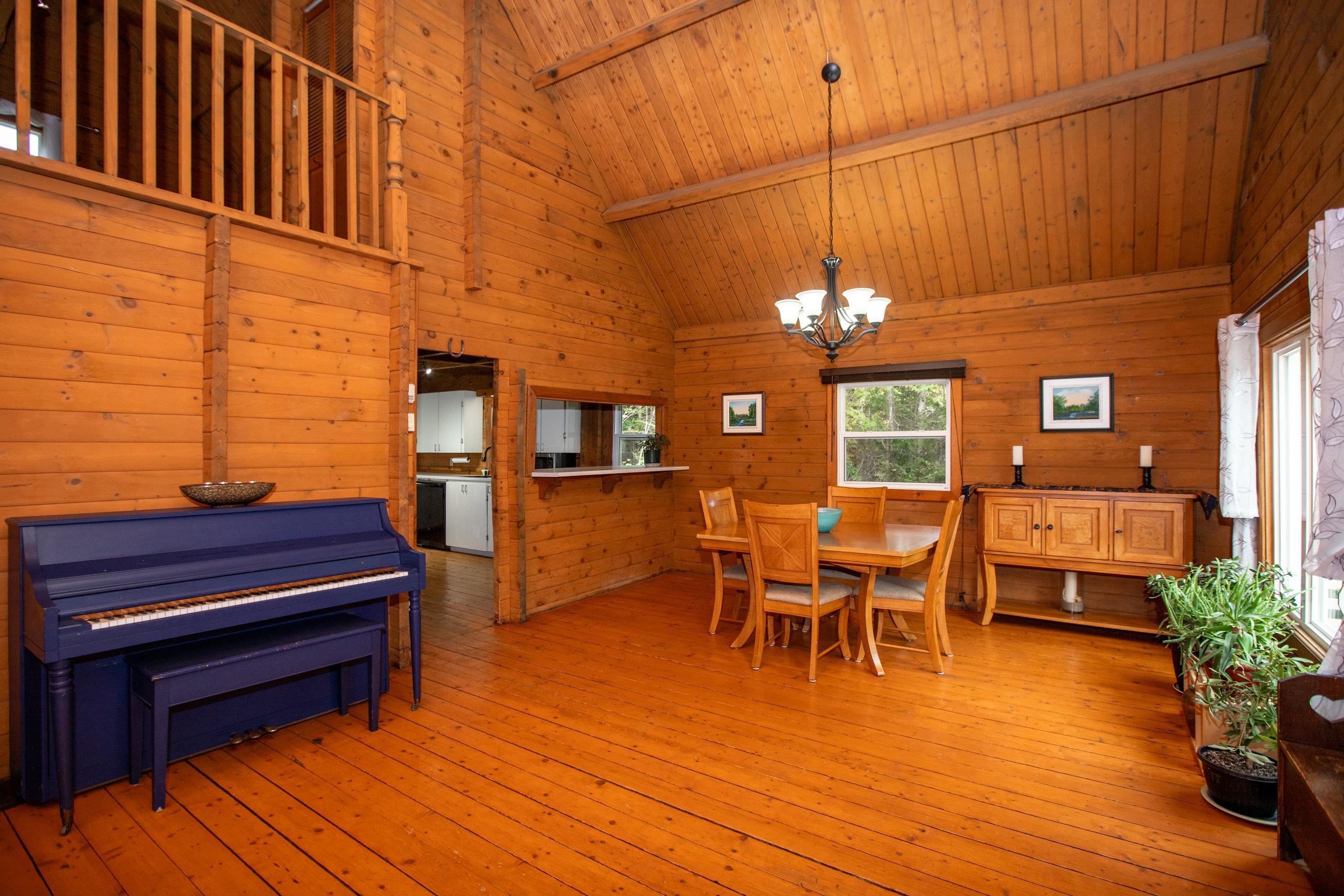 $529,900.00: 164 Myra Road, Porters Lake