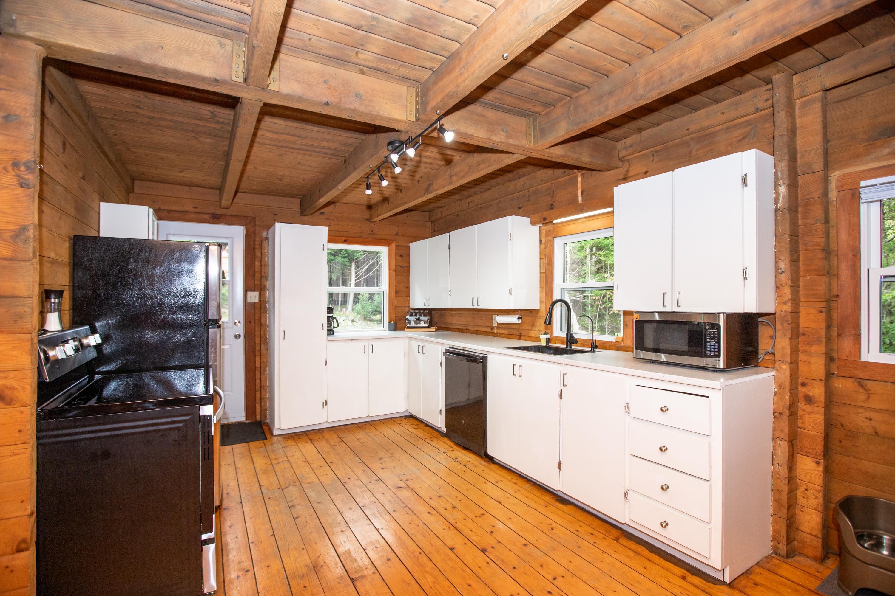 $529,900.00: 164 Myra Road, Porters Lake