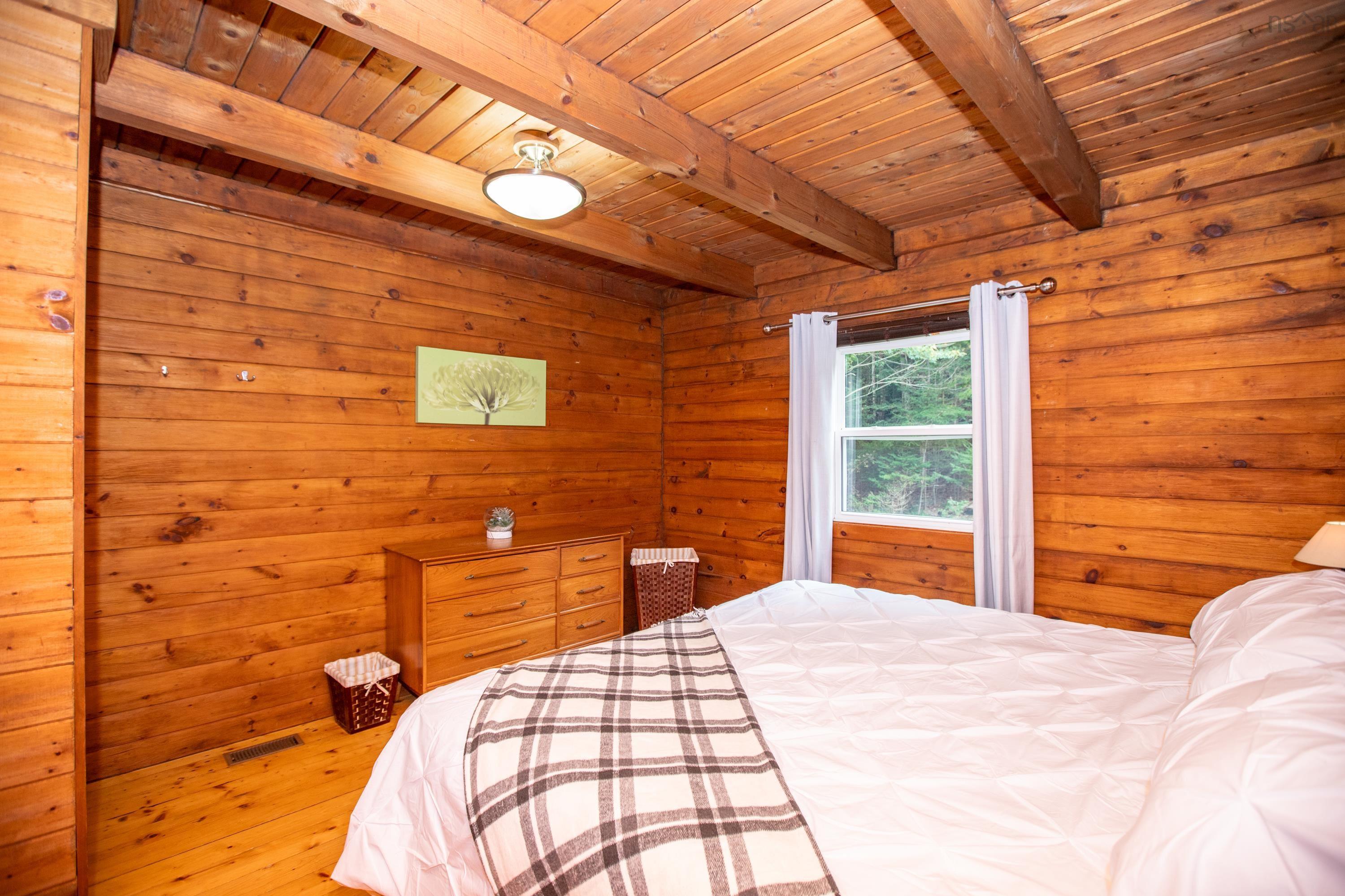 $529,900.00: 164 Myra Road, Porters Lake