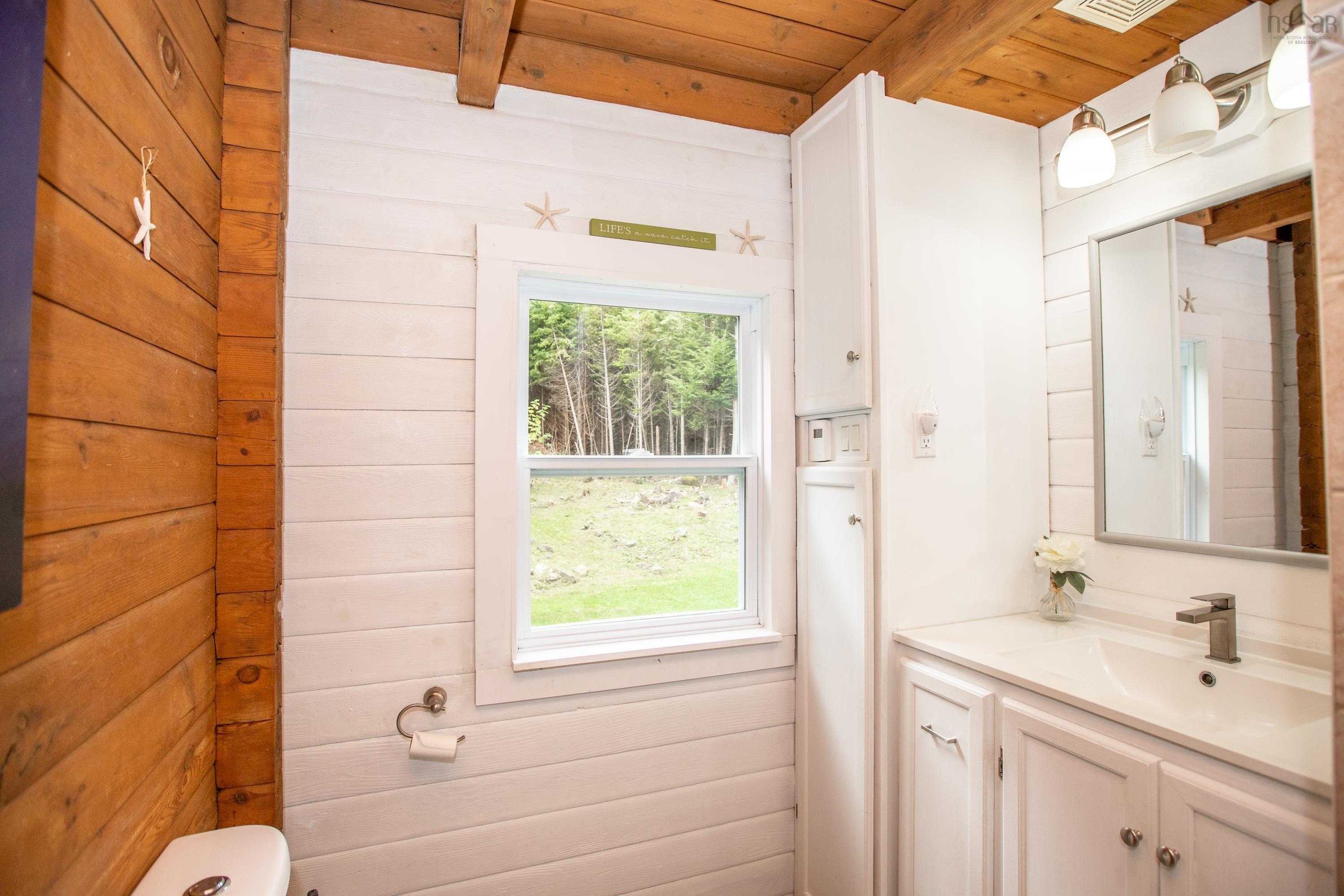 $529,900.00: 164 Myra Road, Porters Lake