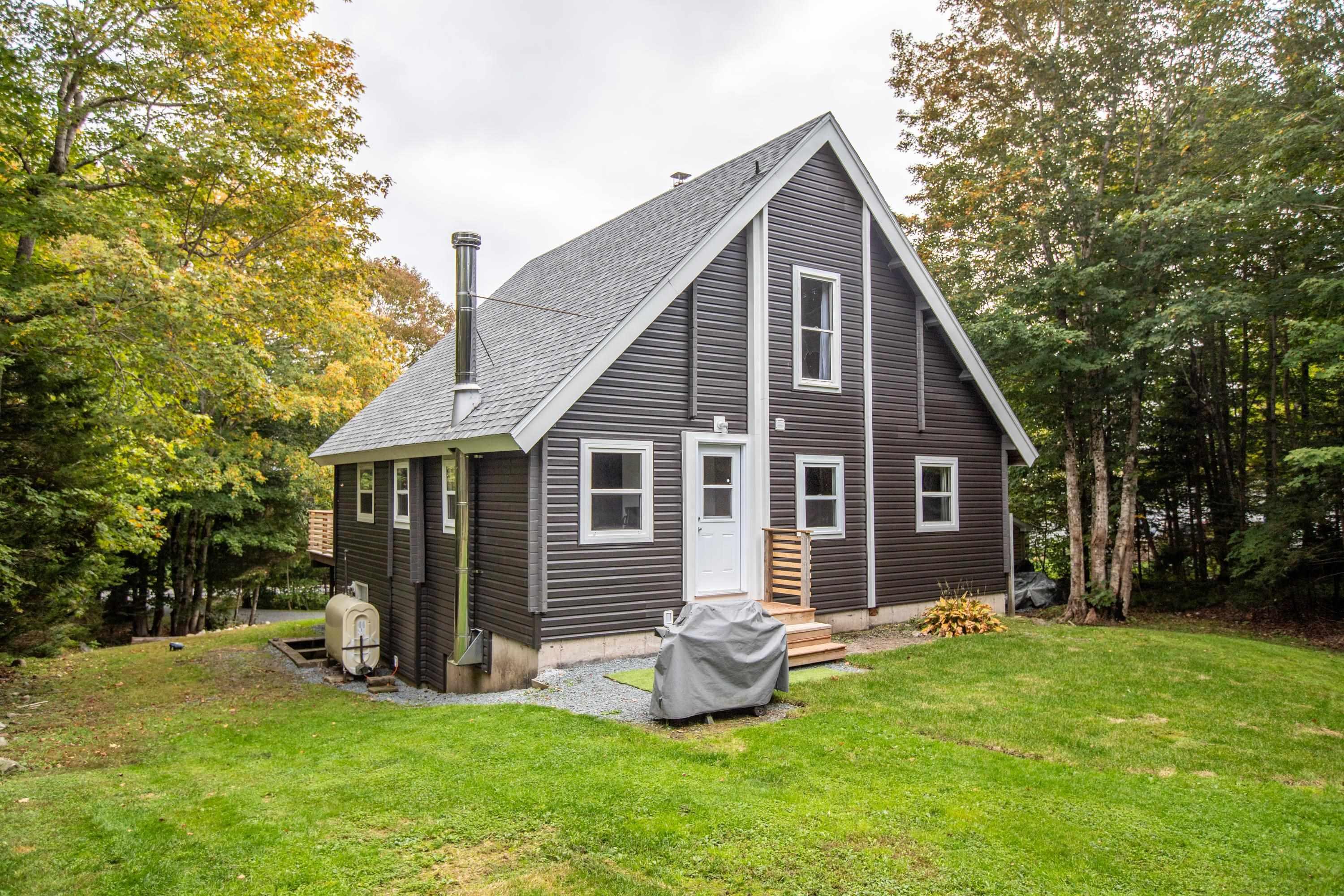 $529,900.00: 164 Myra Road, Porters Lake