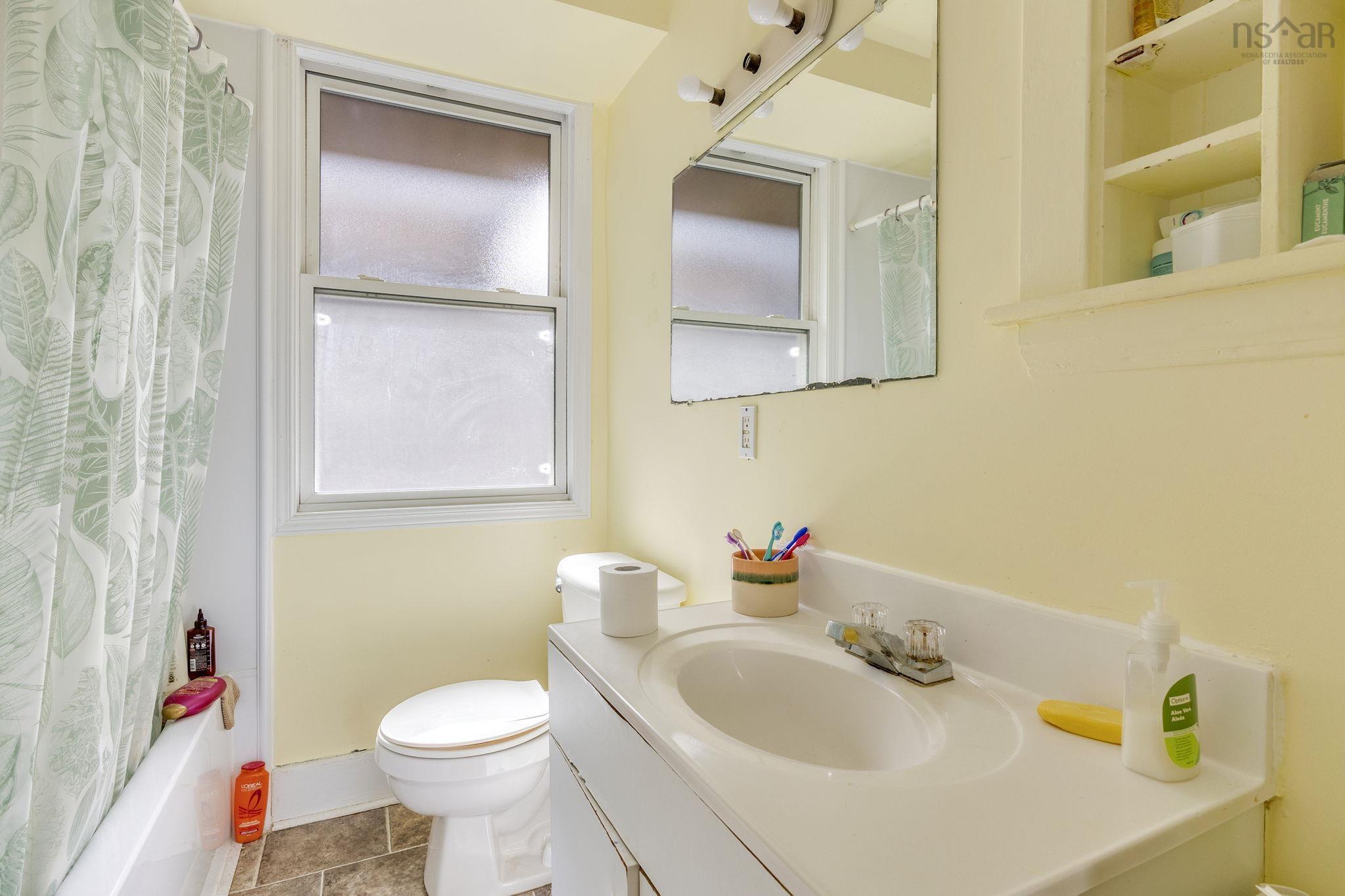 $2,075,000.00: 1550-1554 Vernon Street Street, Halifax