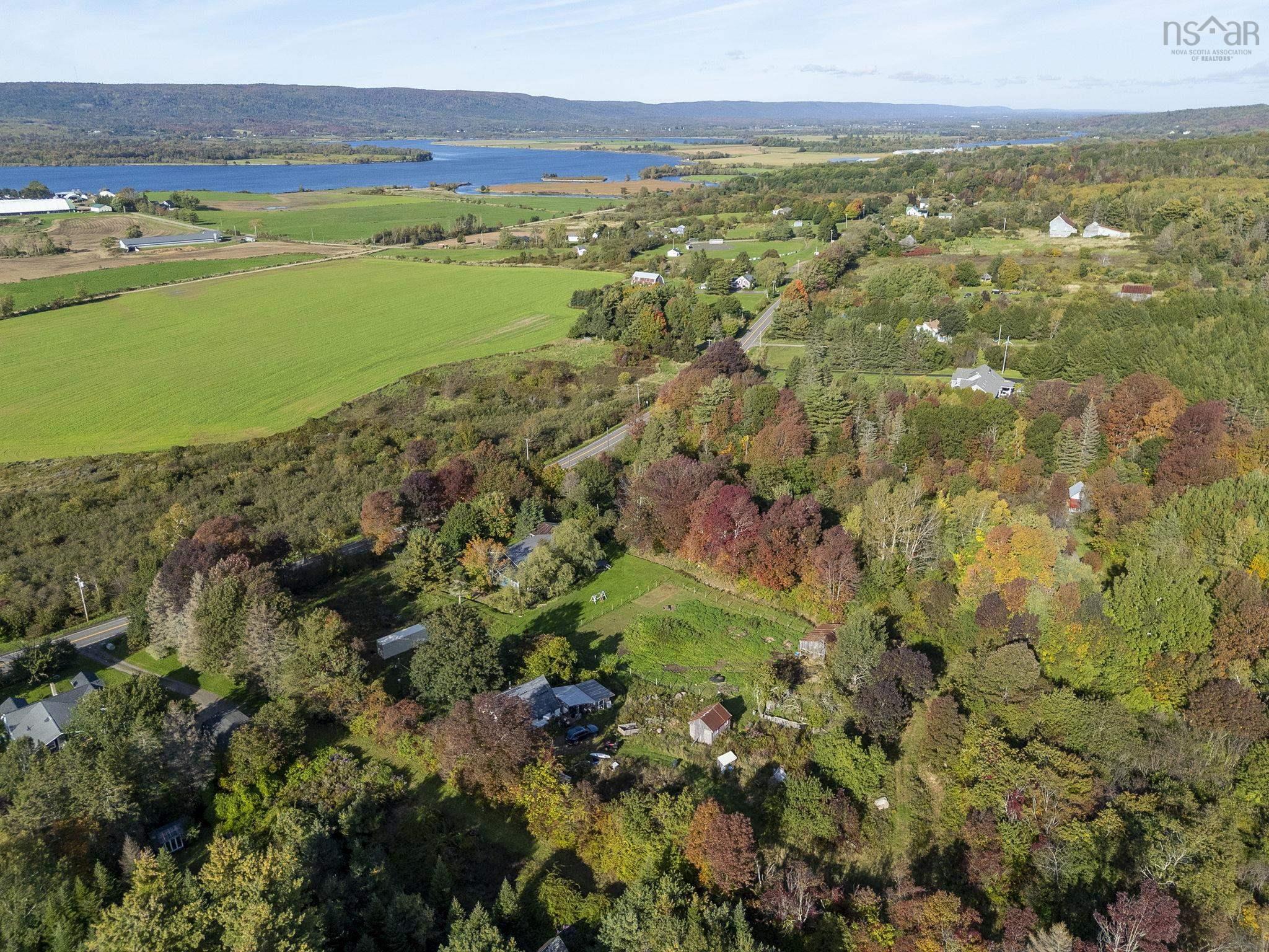 $399,000.00: 1260 Highway 201, Round Hill