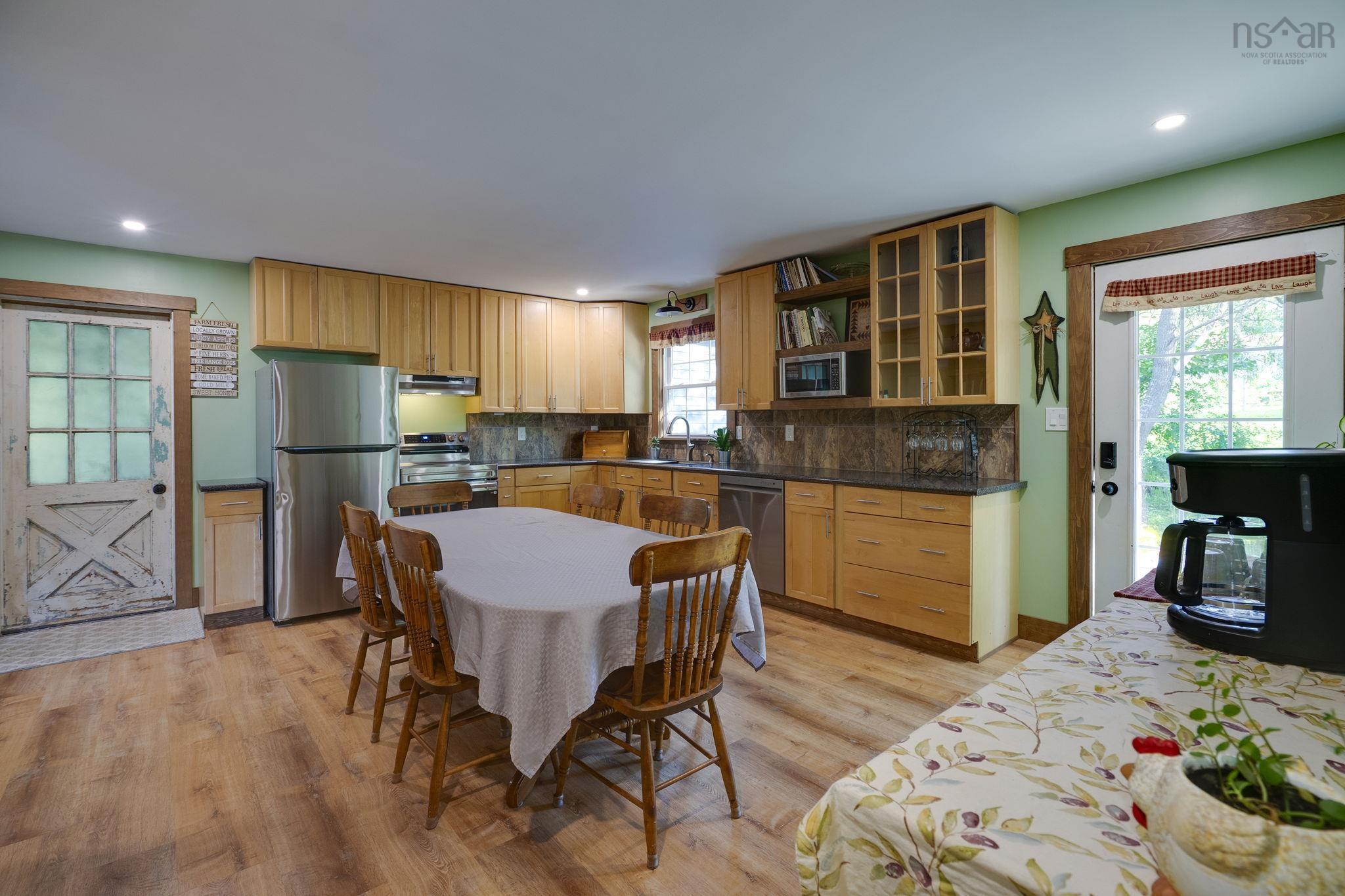 $399,000.00: 1260 Highway 201, Round Hill