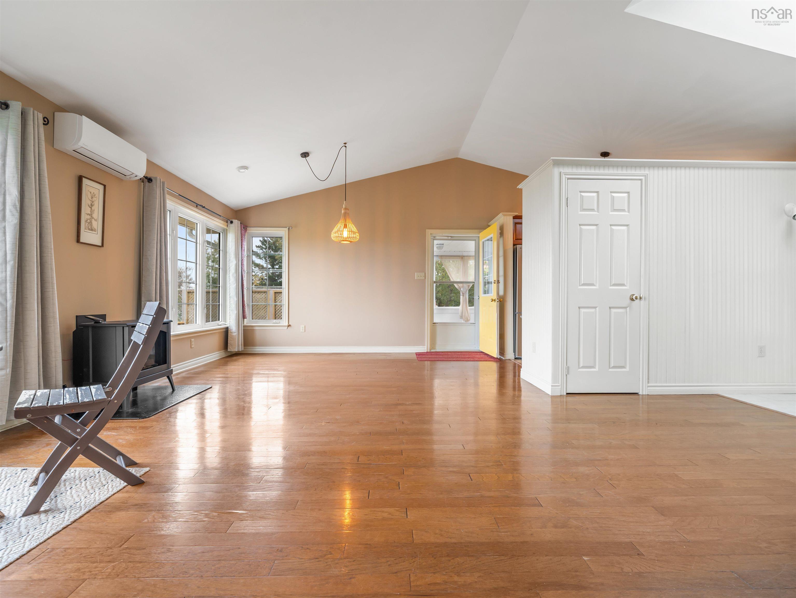 $485,000.00: 39 Arrow Head Crescent, Waterside