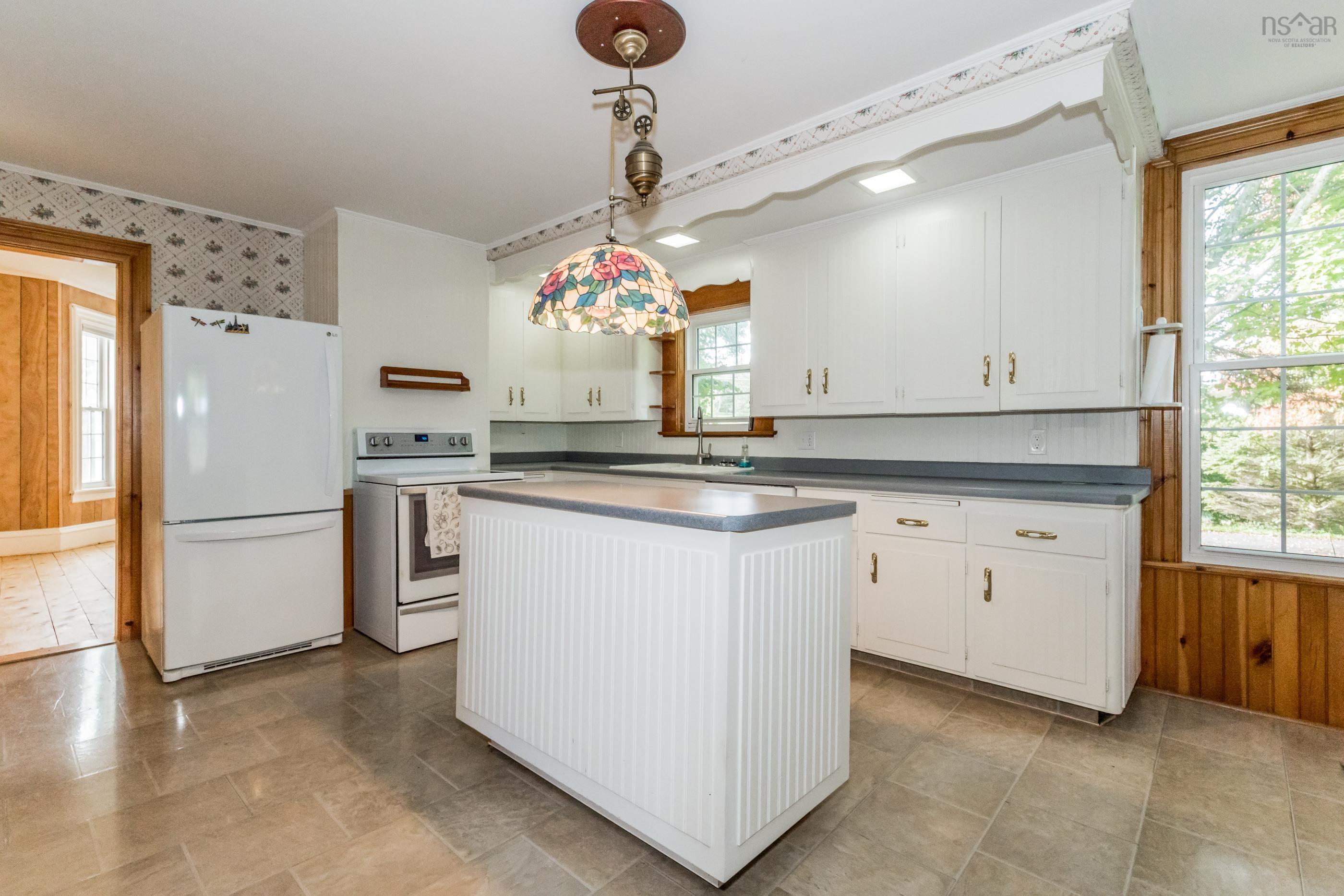 $385,000.00: 1303 Highway 201, Round Hill