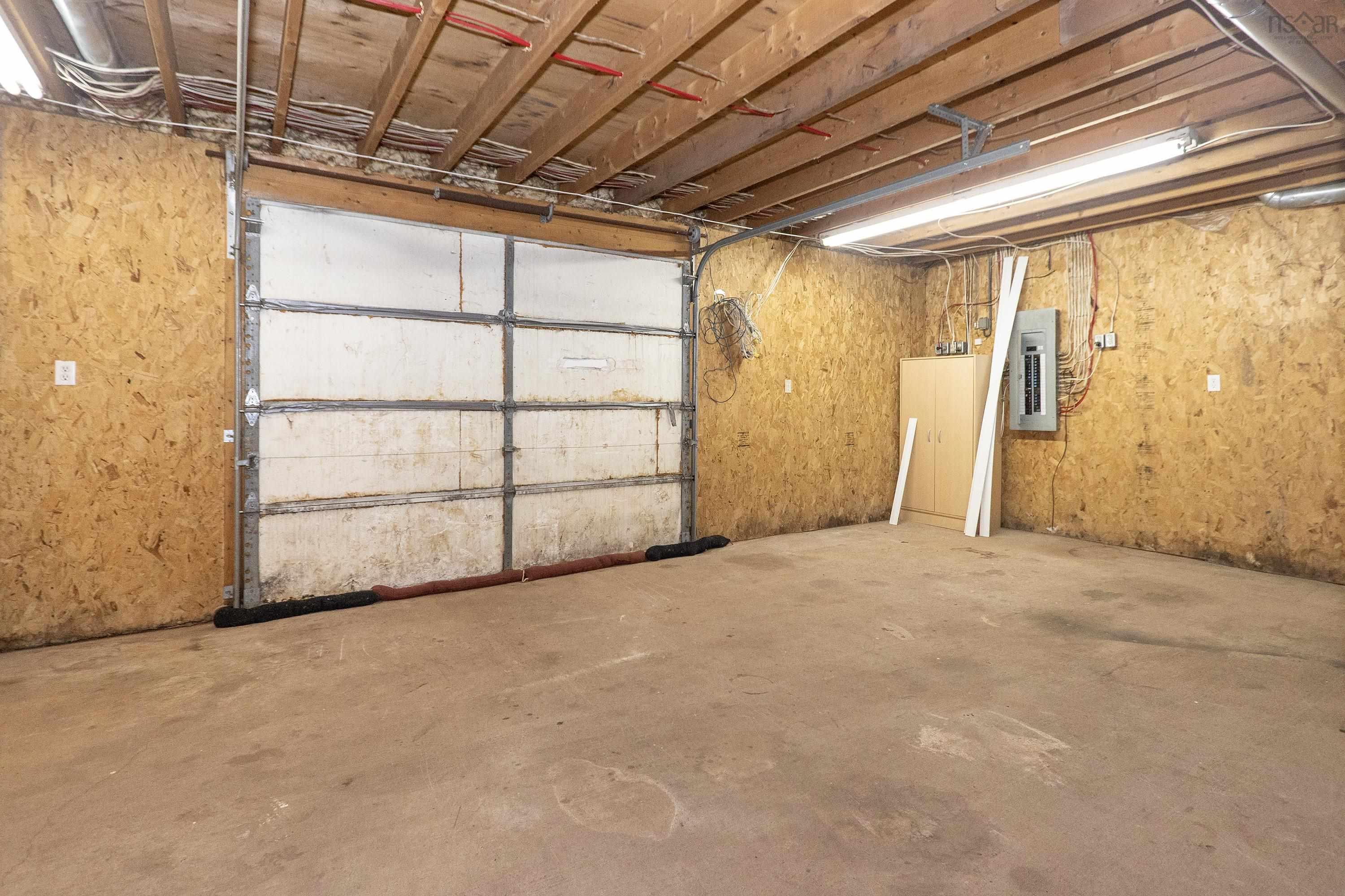 $284,900.00: 1100 Highway 6, Warren