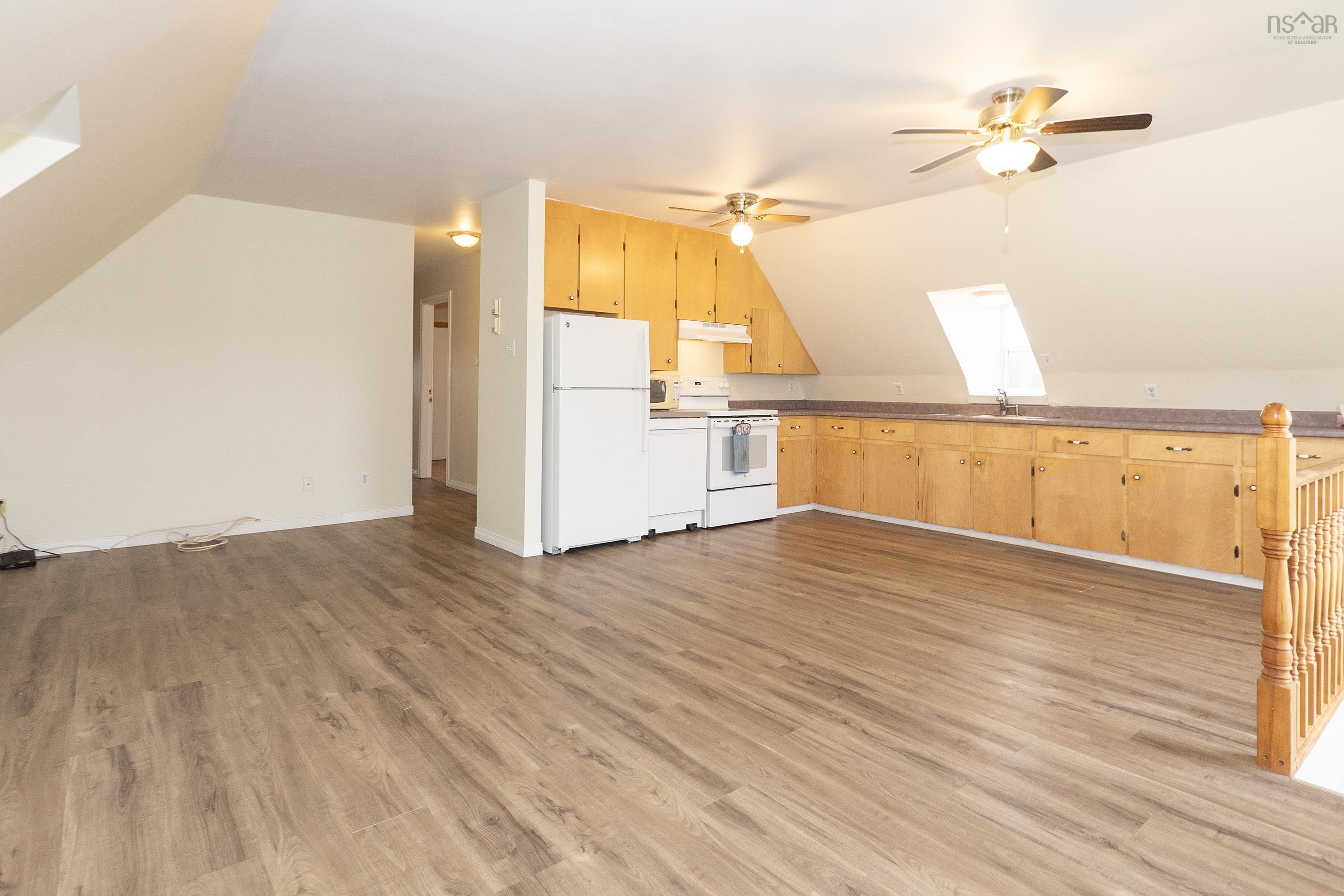 $284,900.00: 1100 Highway 6, Warren
