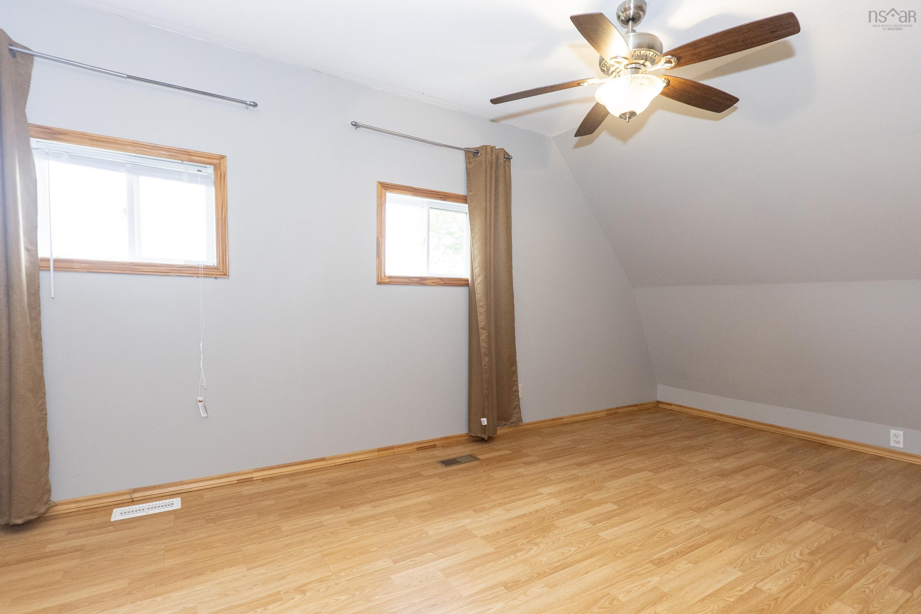 $284,900.00: 1100 Highway 6, Warren