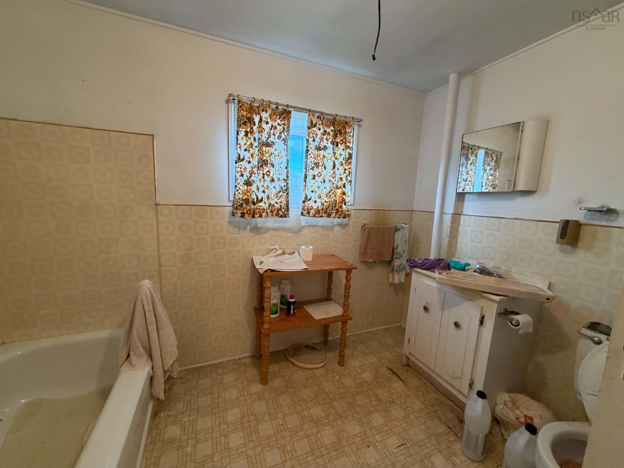 $95,000.00: 15404 Cabot Trail, Chéticamp