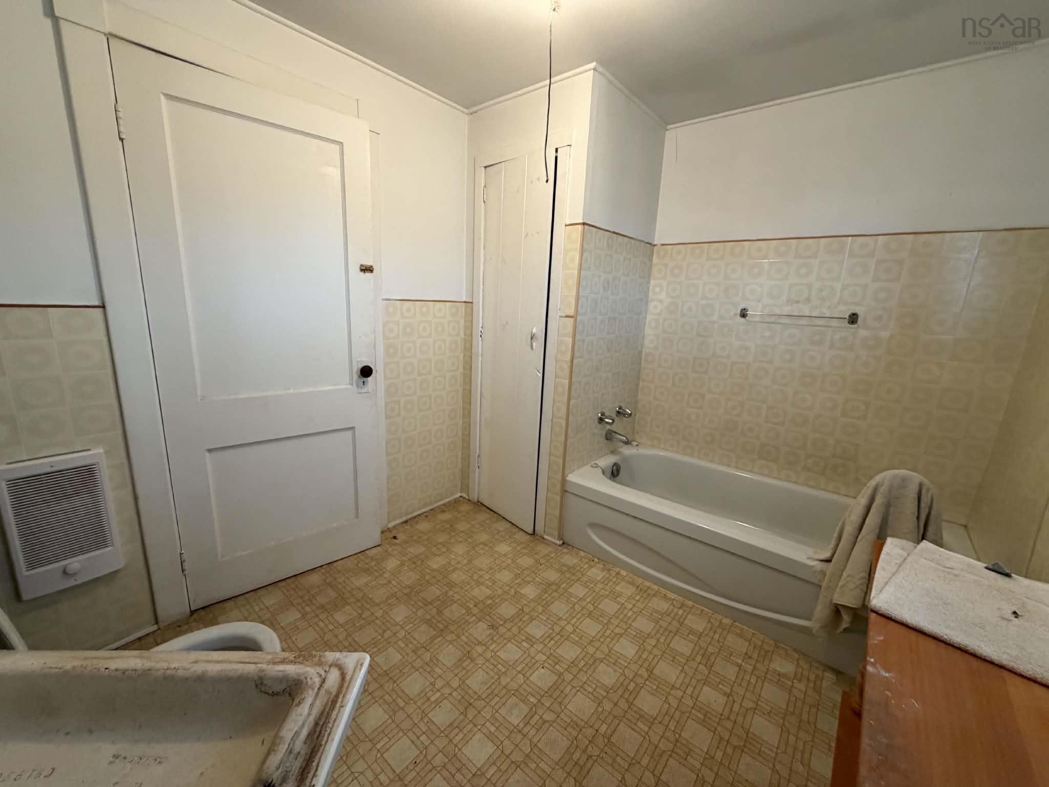 $95,000.00: 15404 Cabot Trail, Chéticamp