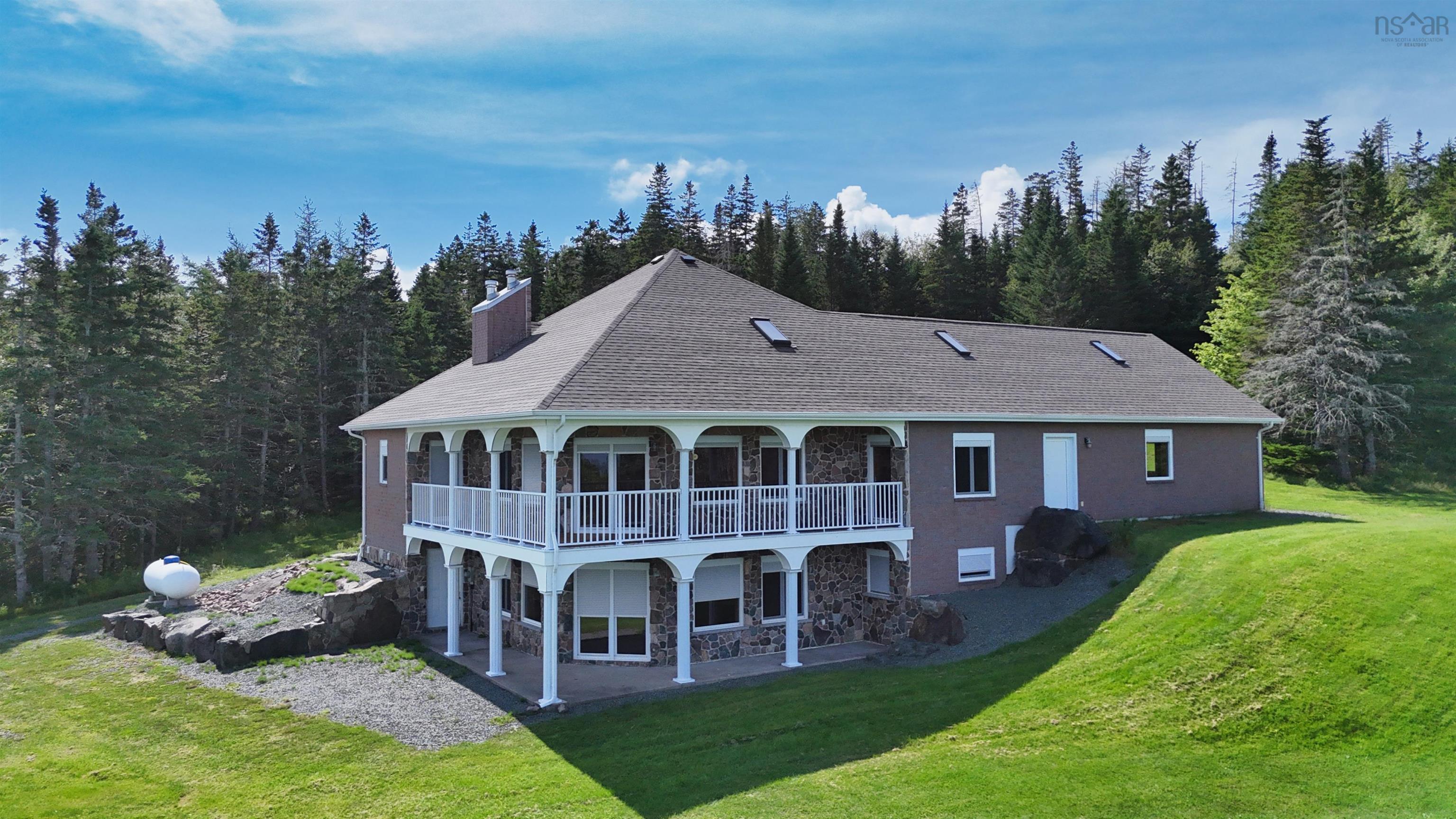 $975,000.00: 6260 West Bay Road, Roberta