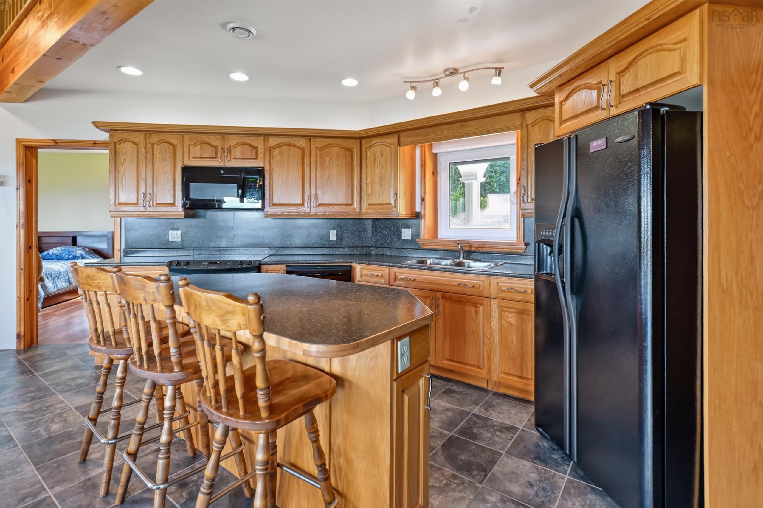 $975,000.00: 6260 West Bay Road, Roberta