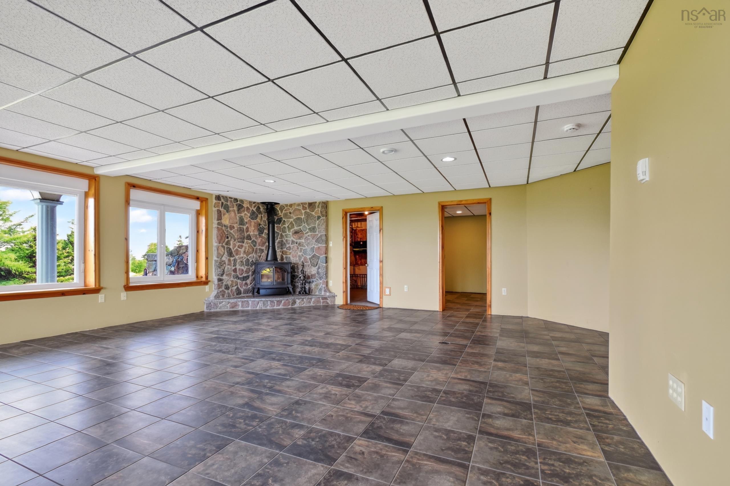$975,000.00: 6260 West Bay Road, Roberta