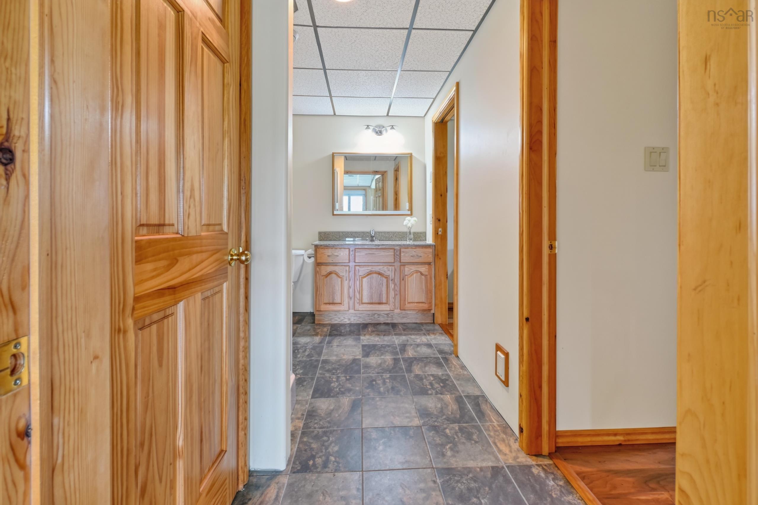 $975,000.00: 6260 West Bay Road, Roberta