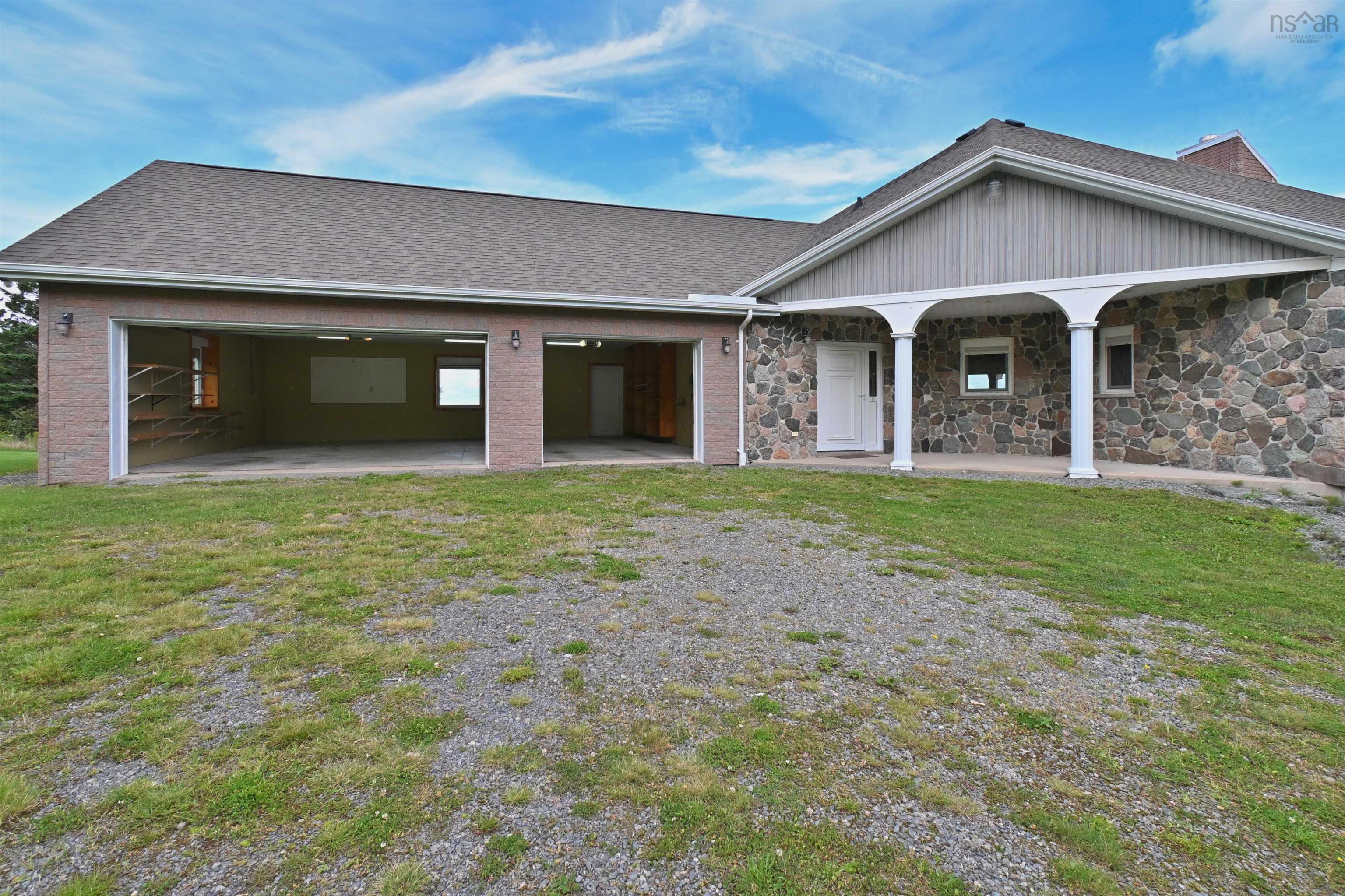 $975,000.00: 6260 West Bay Road, Roberta
