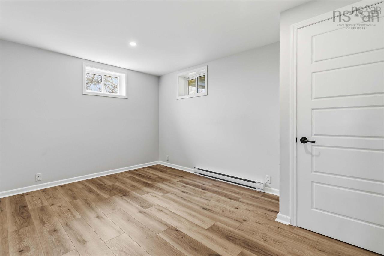 $549,900.00: 6642 Highway 3 Hunts Point NS Highway, Hunts Point