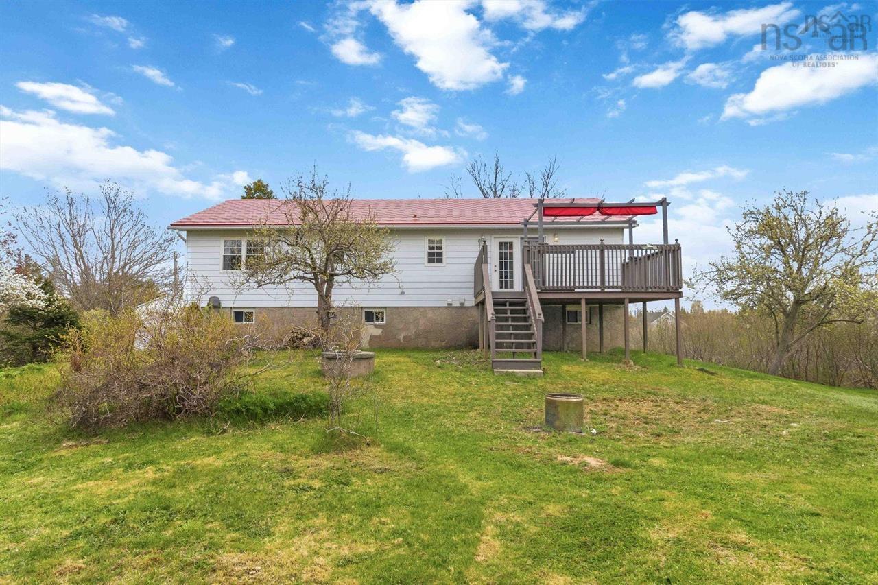 $549,900.00: 6642 Highway 3 Hunts Point NS Highway, Hunts Point