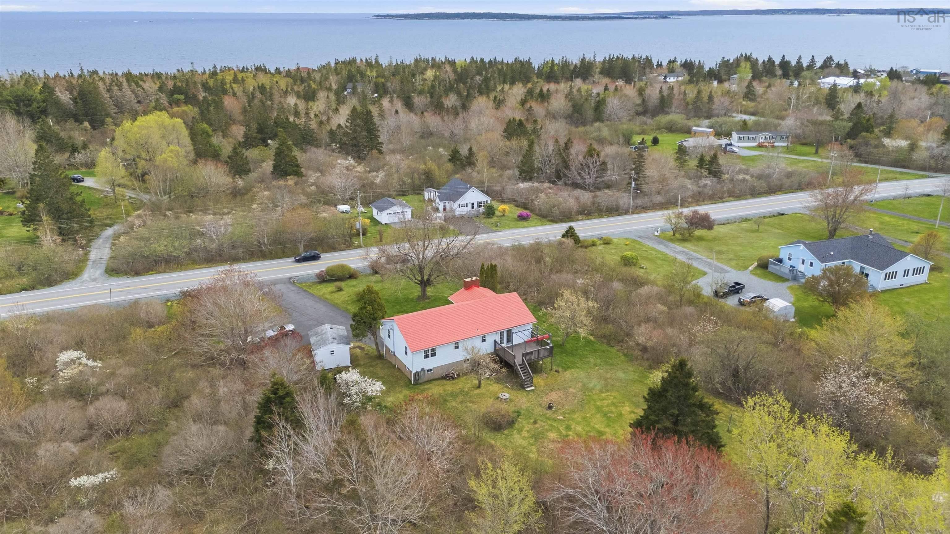$549,900.00: 6642 Highway 3 Hunts Point NS Highway, Hunts Point