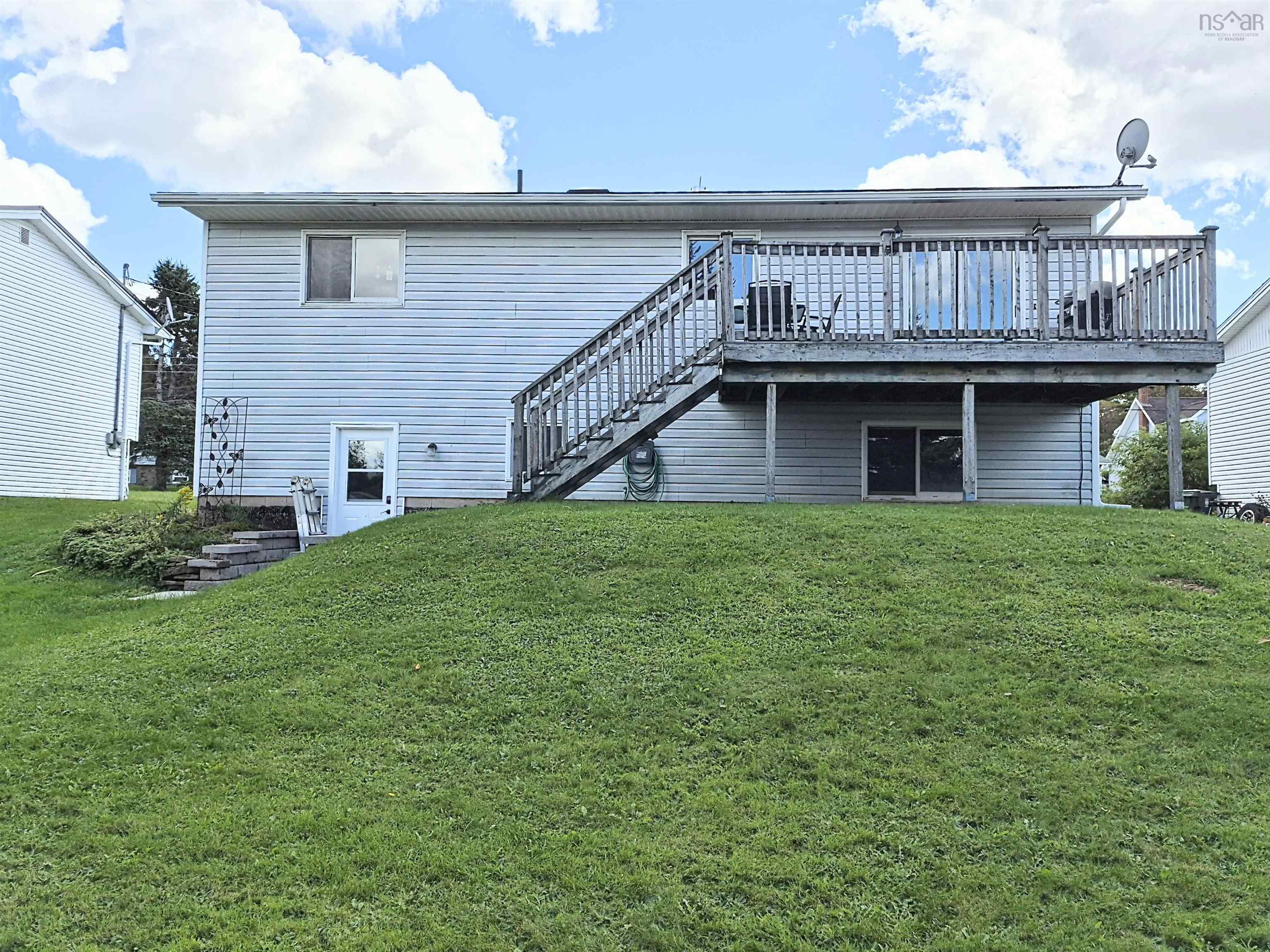 $379,000.00: 48 Townshend Avenue, Amherst