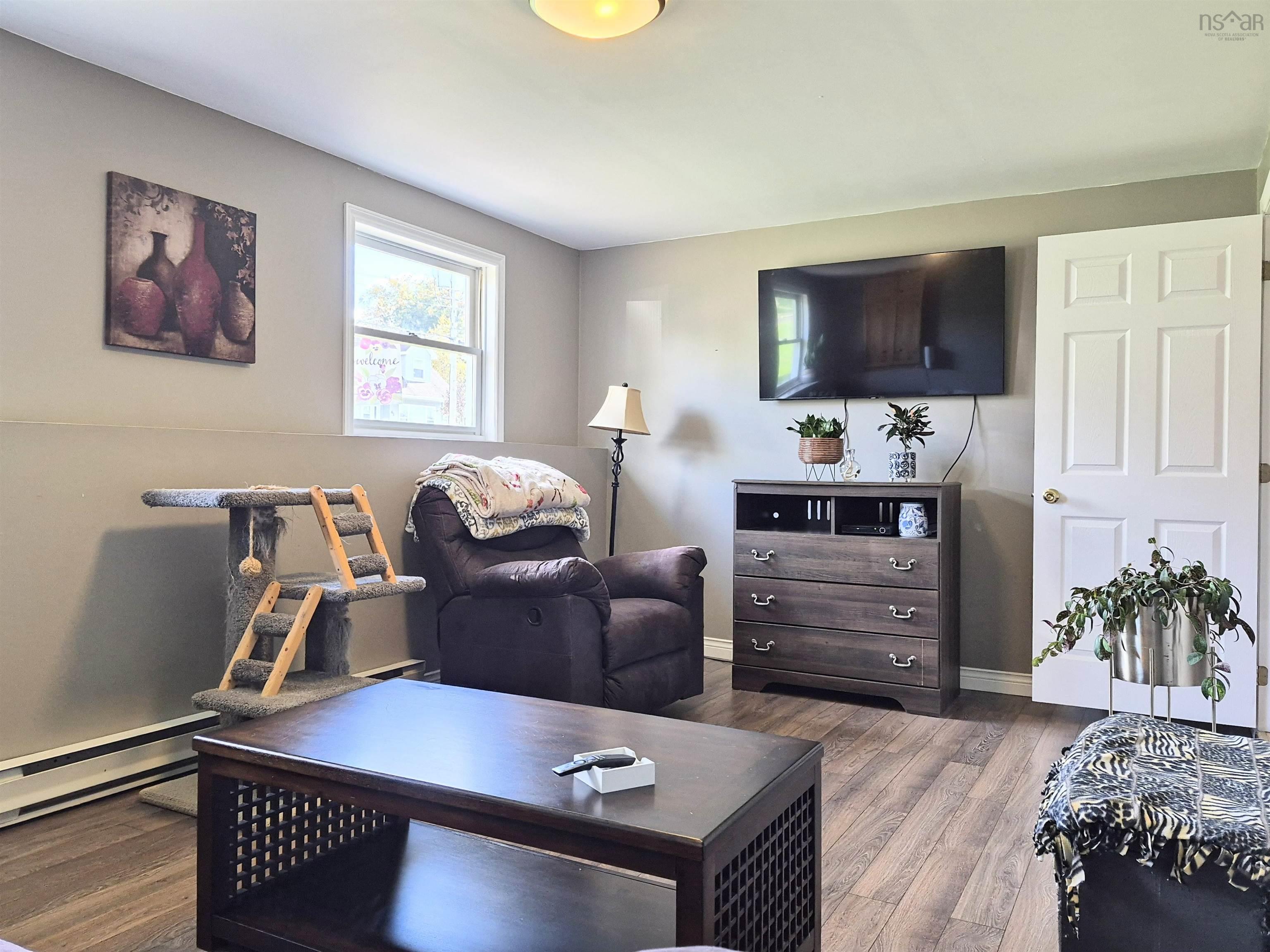 $379,000.00: 48 Townshend Avenue, Amherst