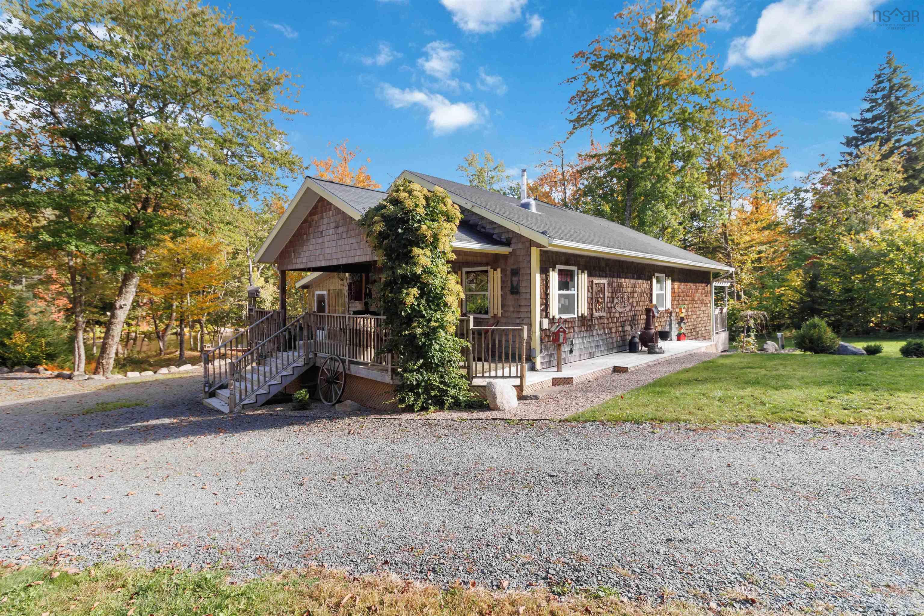 $499,900.00: 484 Gilberts Lane, Maplewood