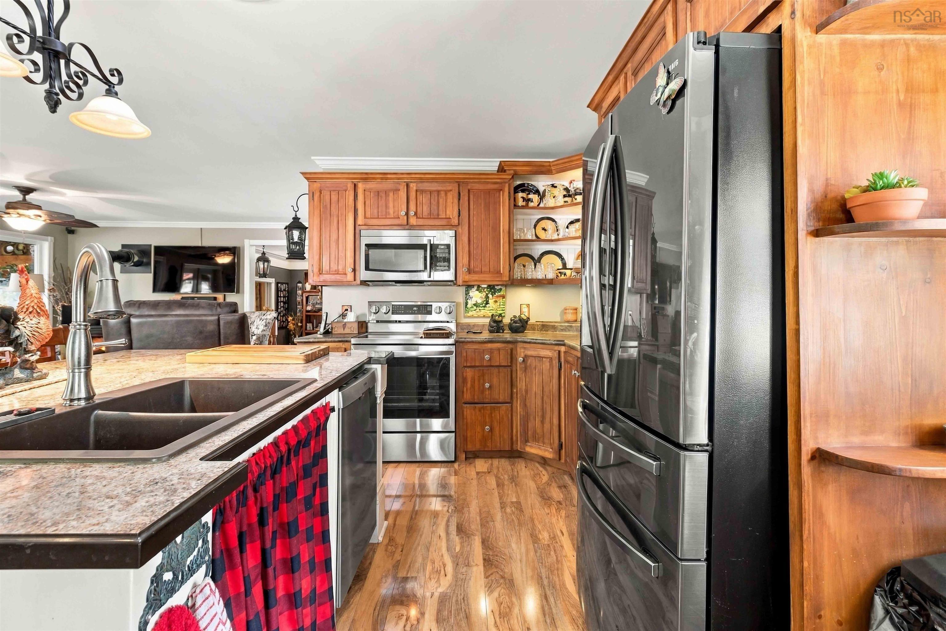 $499,900.00: 484 Gilberts Lane, Maplewood