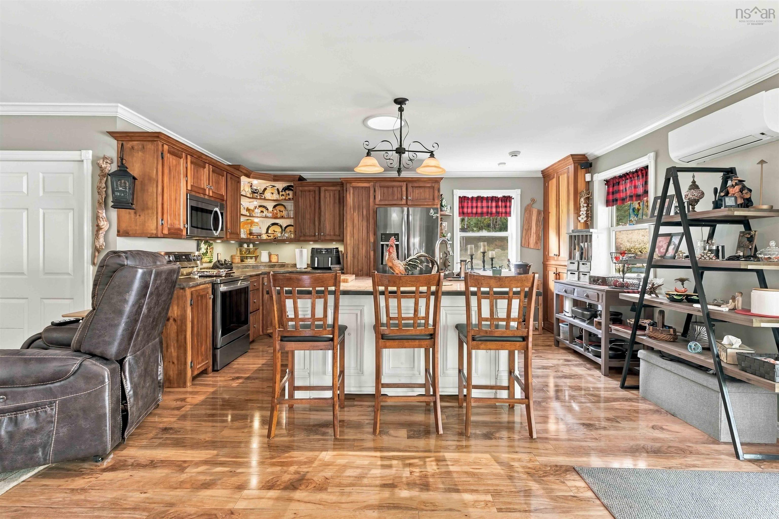$499,900.00: 484 Gilberts Lane, Maplewood