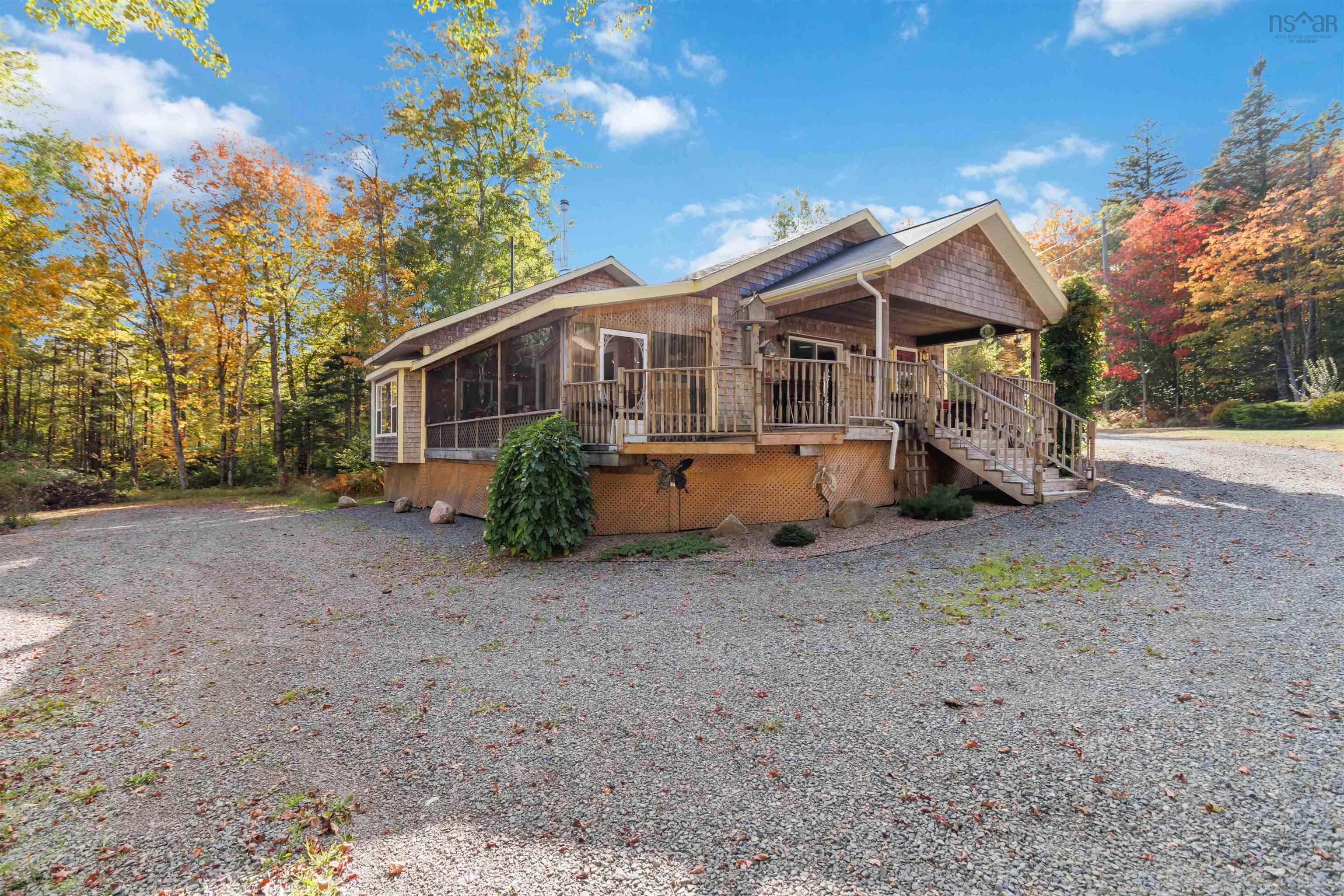 $499,900.00: 484 Gilberts Lane, Maplewood