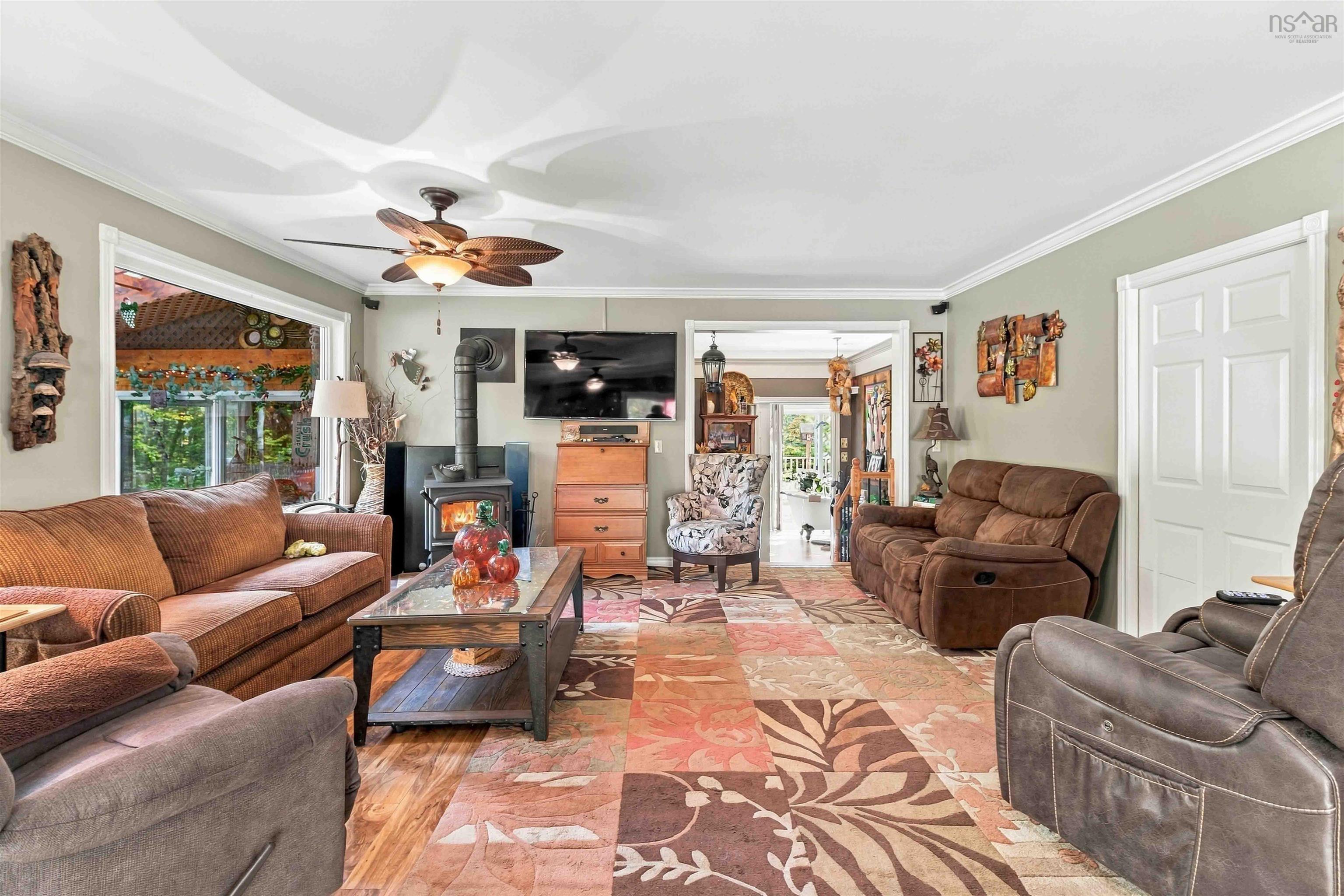 $499,900.00: 484 Gilberts Lane, Maplewood