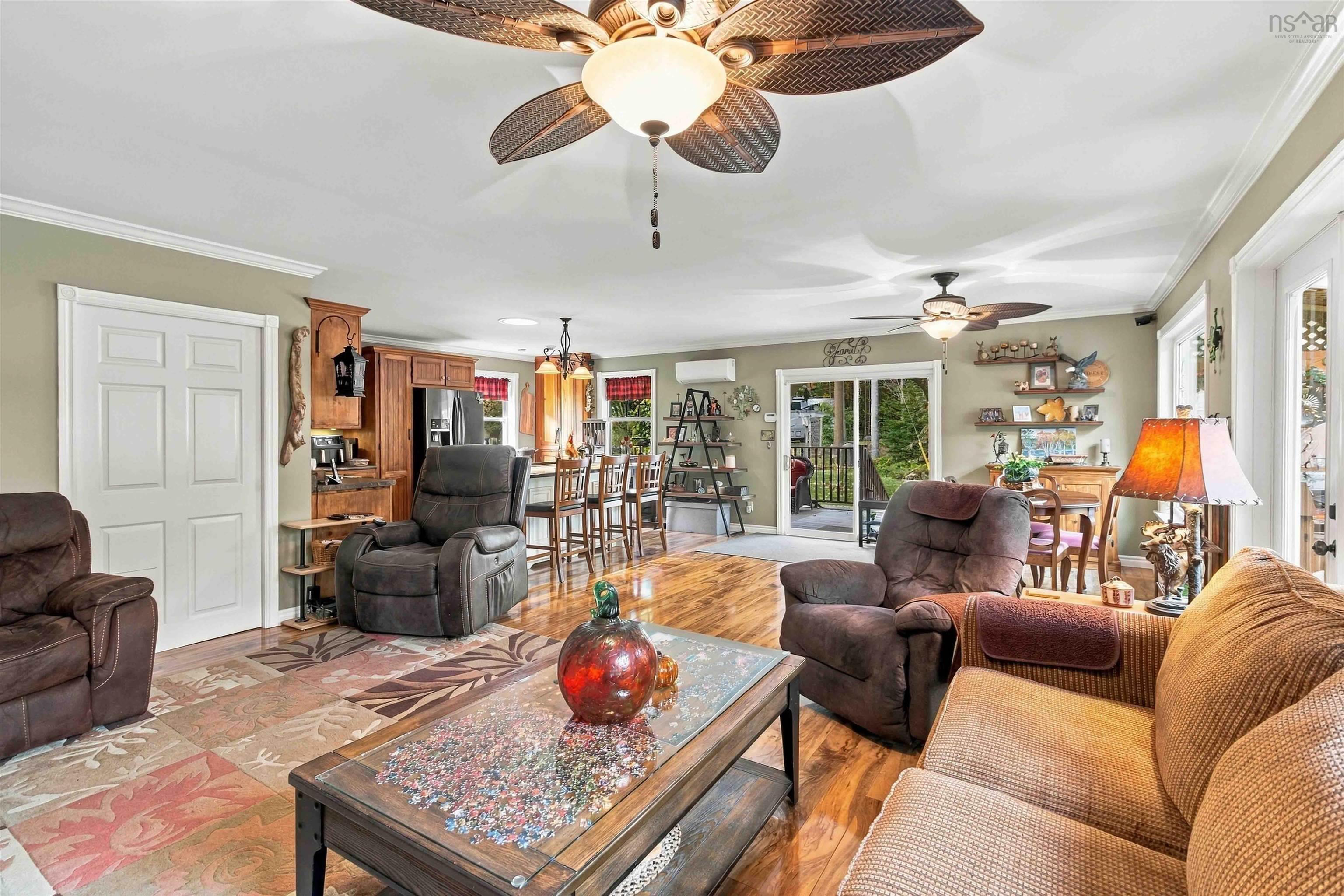 $499,900.00: 484 Gilberts Lane, Maplewood