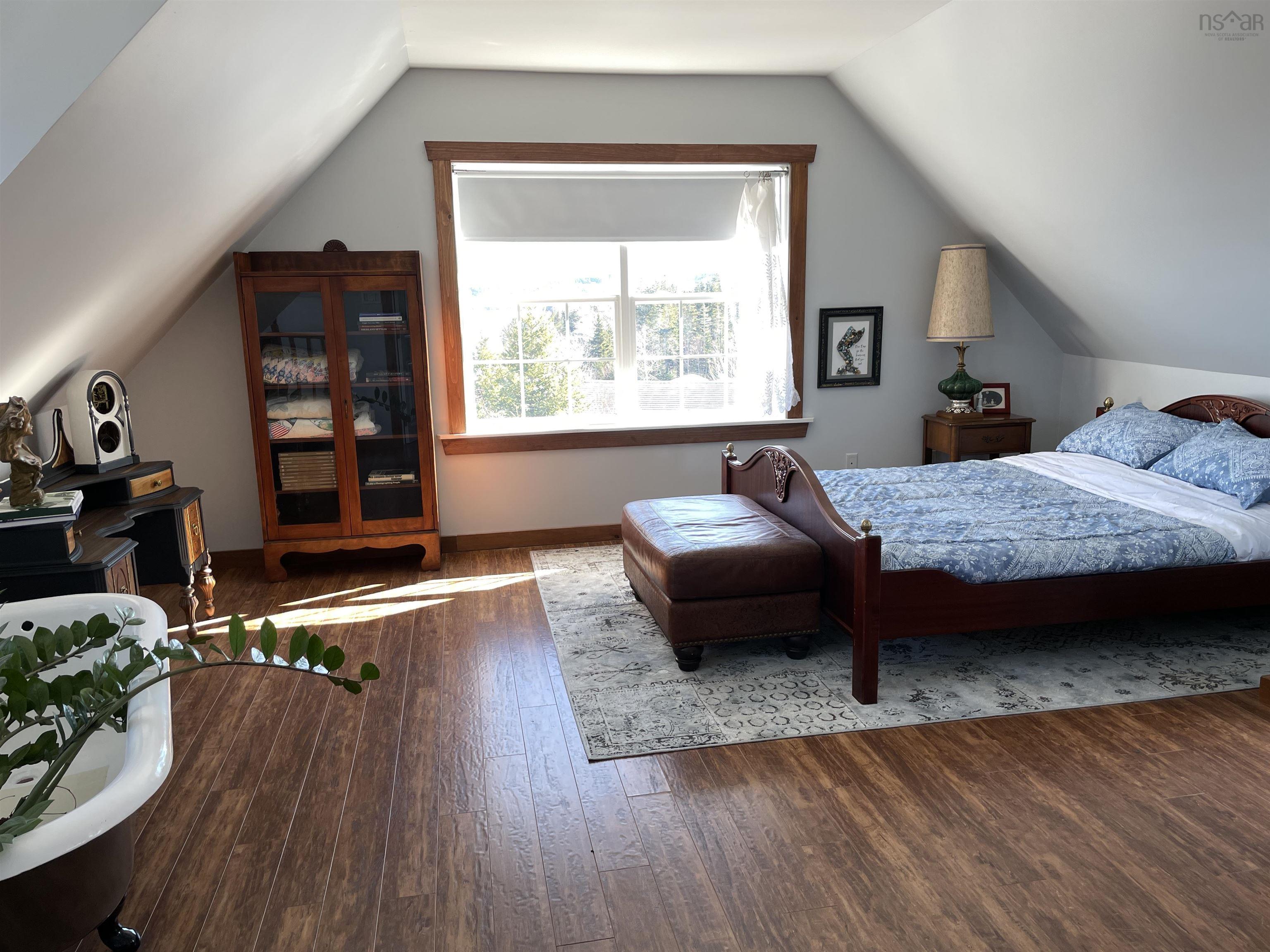 $319,000.00: 10198 Grenville Street, St. Peter