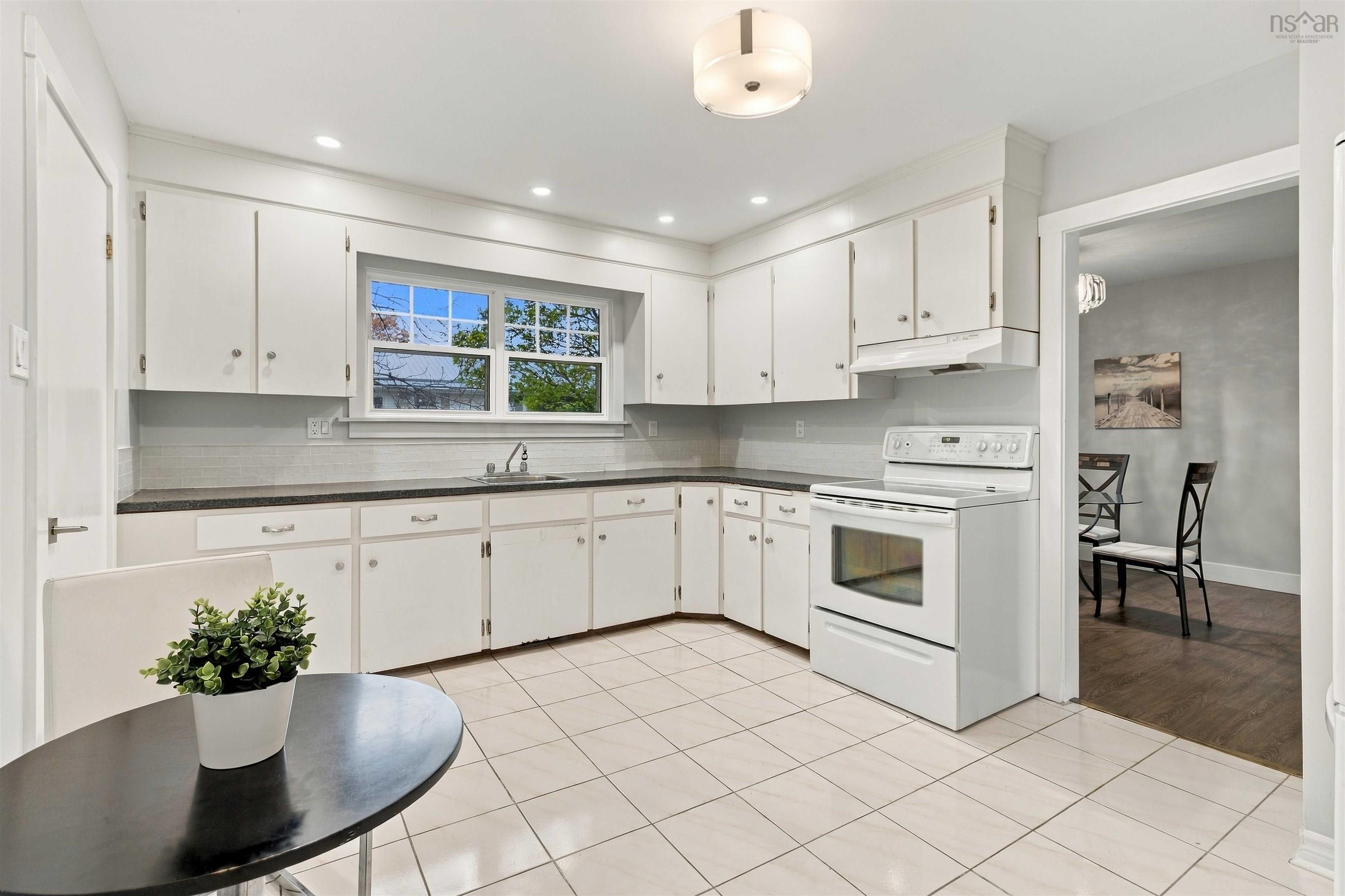 6 Sandra Crt, Woodlawn, NS (MLS 202625222)