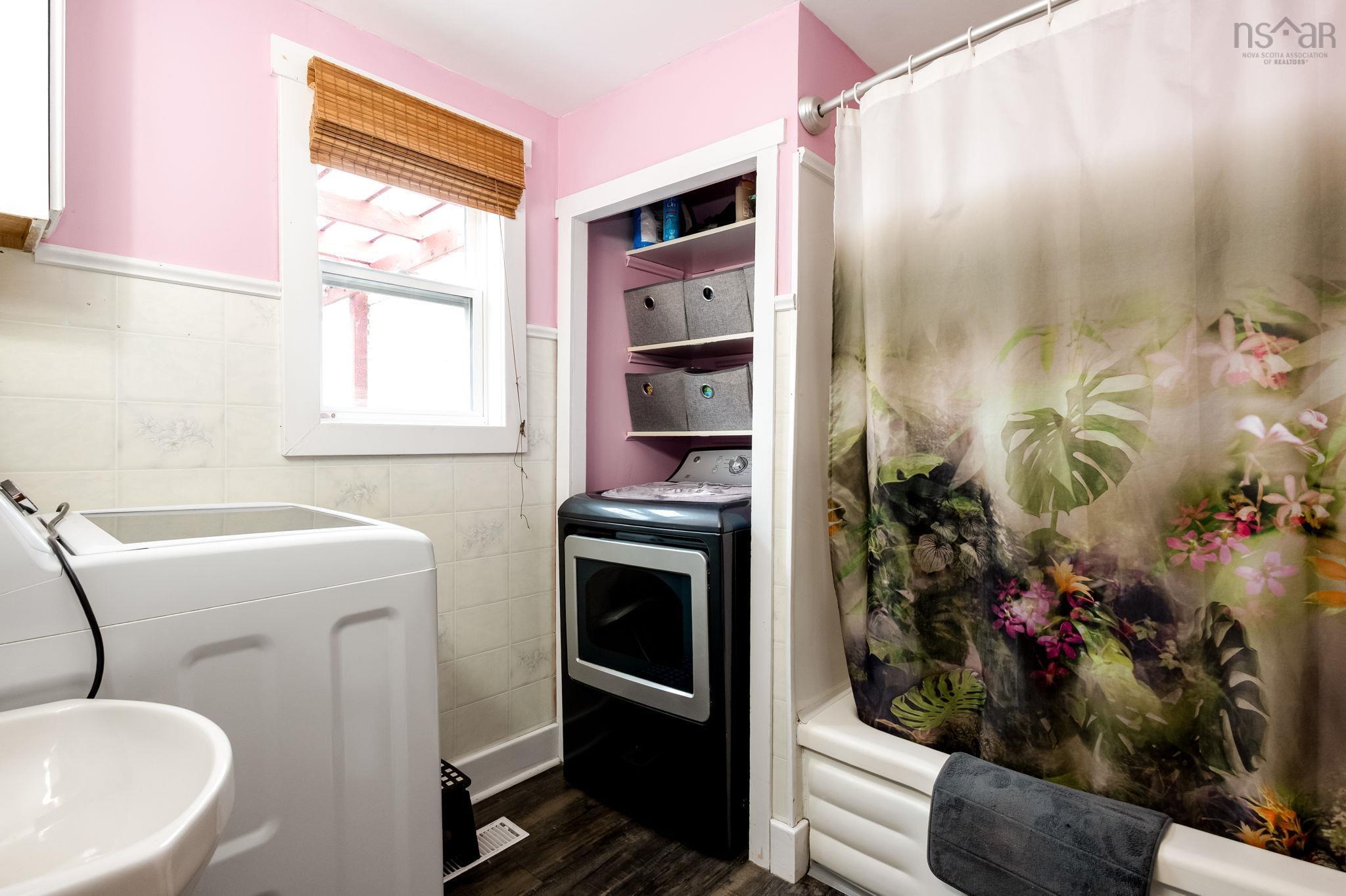 $285,000.00: 953 Middle Road, North Williamston