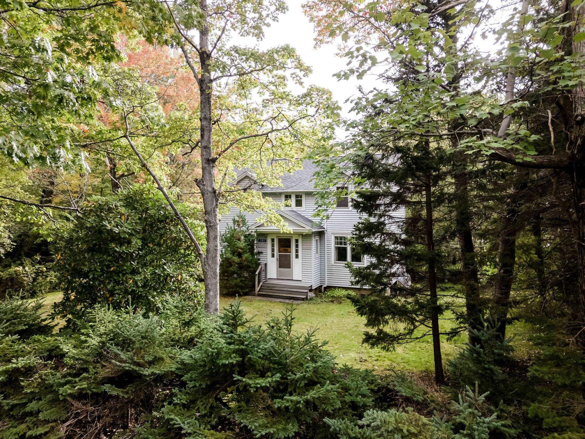 201 High Street, Bedford, NS (MLS 202625338)