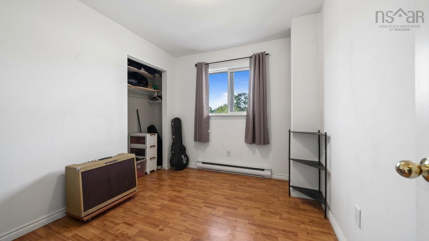 $429,900.00: 27 Tamerlane Court, Forest Hills